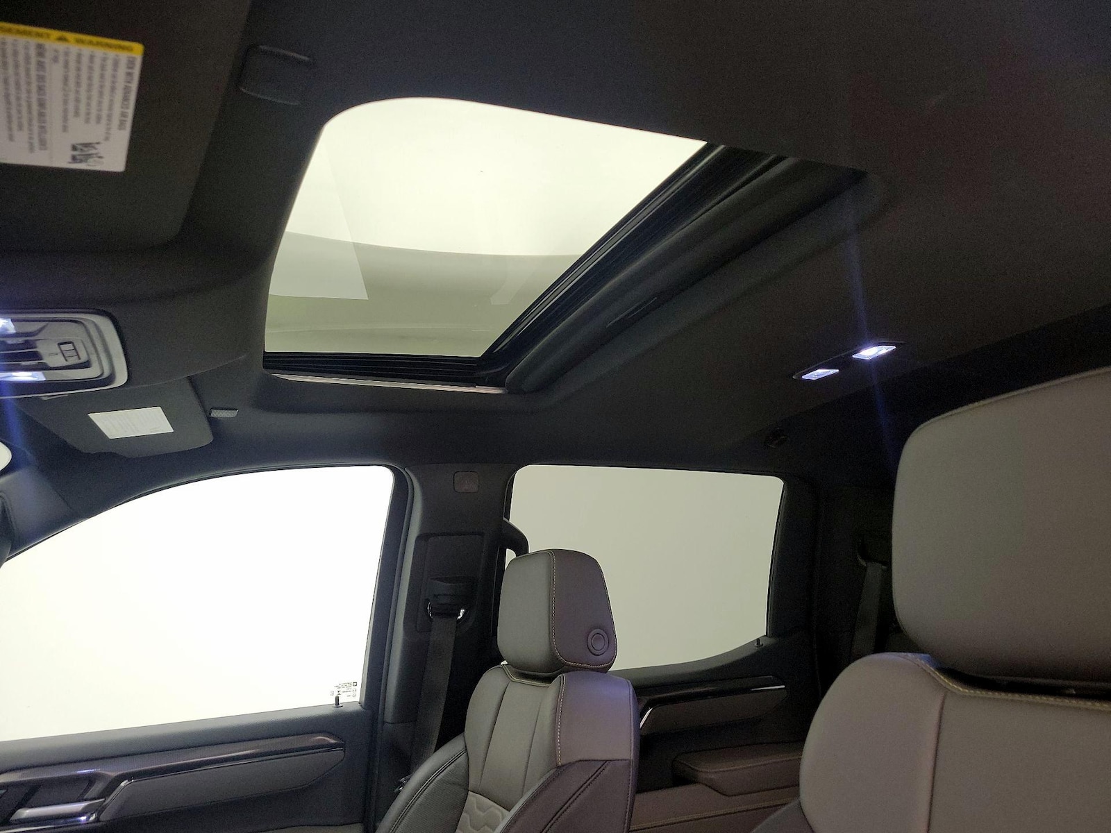 Sunroof(s) & Overhead Airbags