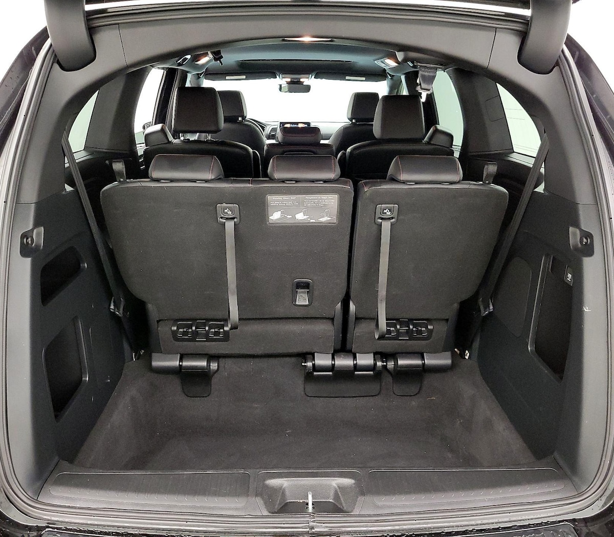 Trunk/Cargo (Seats Up)