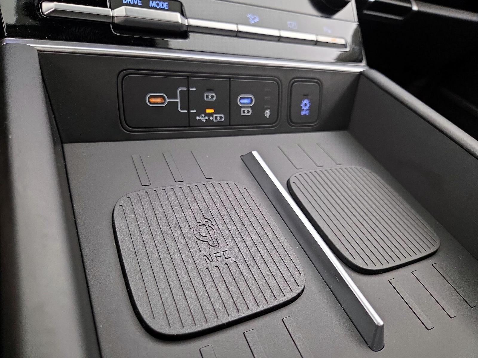 2025 Hyundai Santa Fe Limited - Photo 20