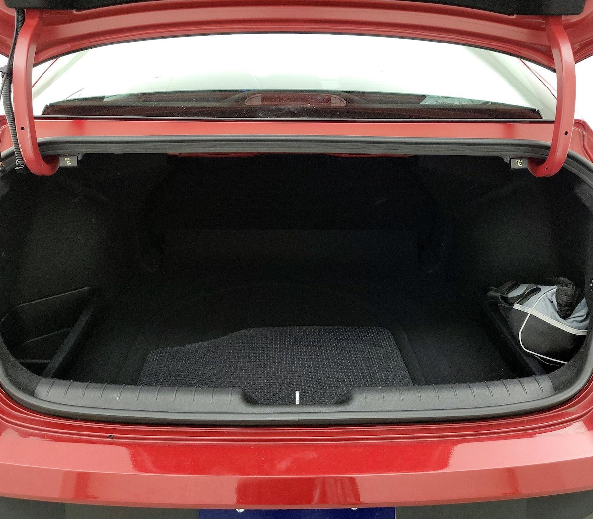 Trunk/Cargo (Seats Up)