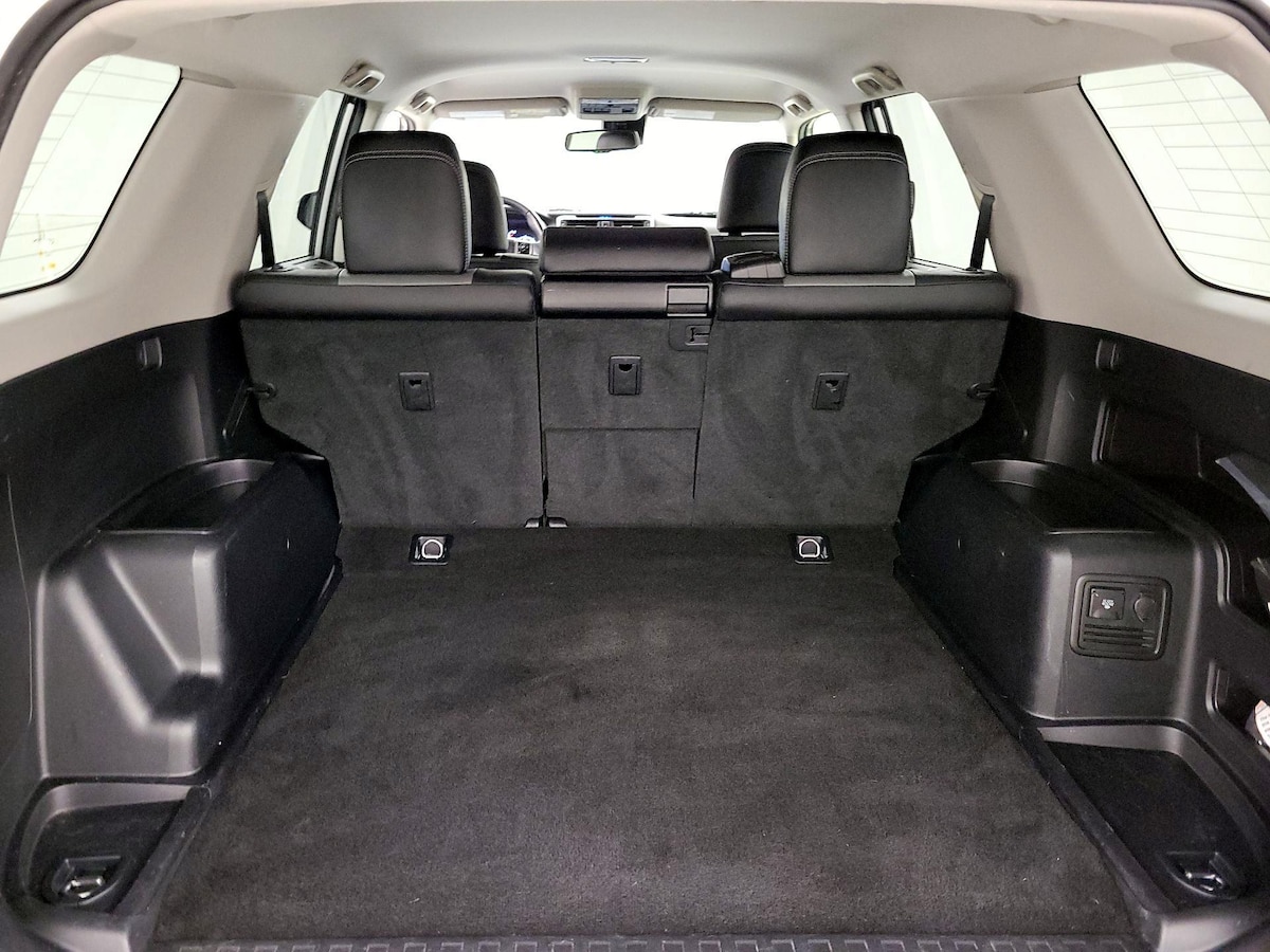 Trunk/Cargo (Seats Up)