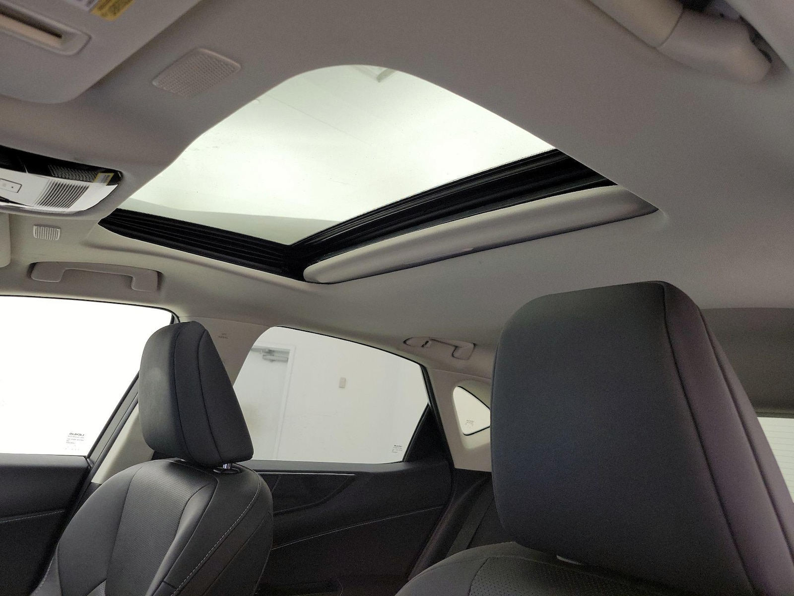 Sunroof(s) & Overhead Airbags