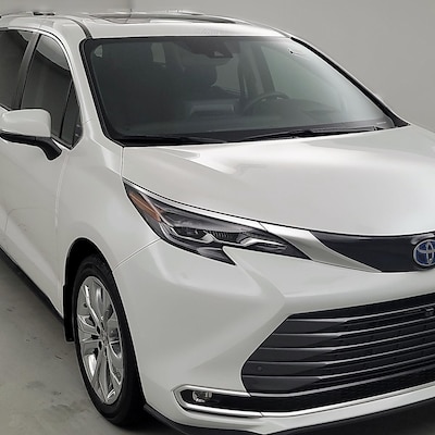2024 Toyota Sienna Hybrid Platinum