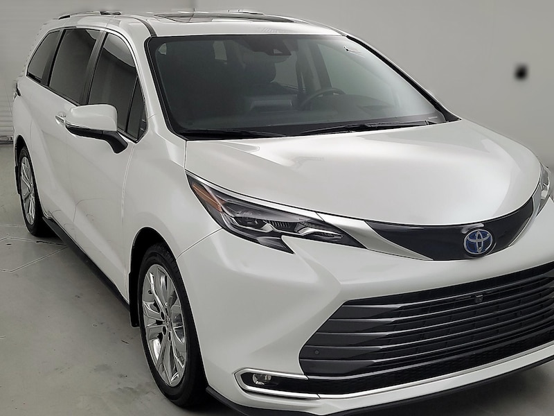 2024 Toyota Sienna Hybrid Platinum