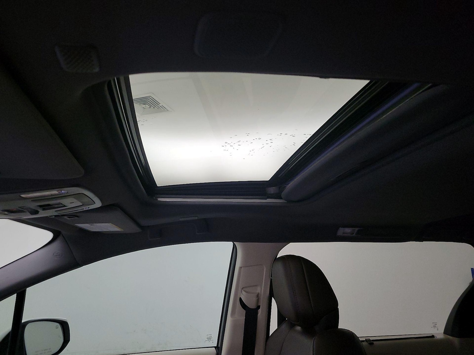 Sunroof(s) & Overhead Airbags