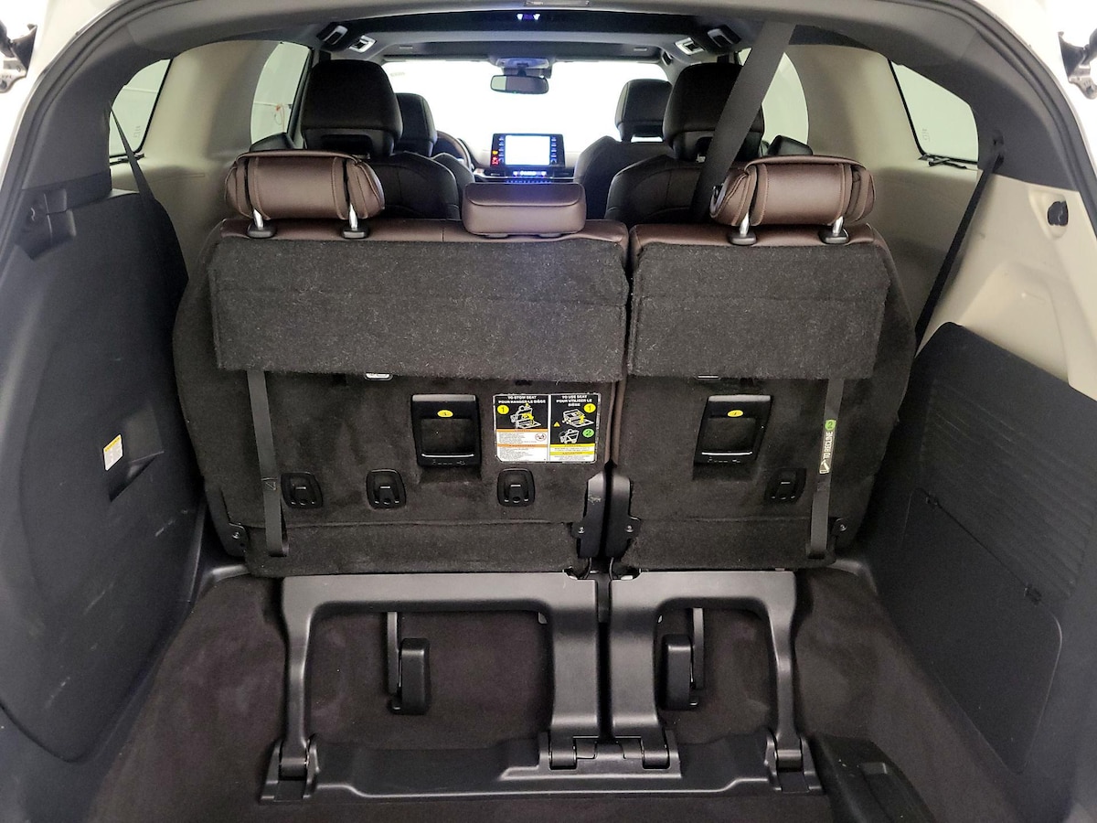 Trunk/Cargo (Seats Up)