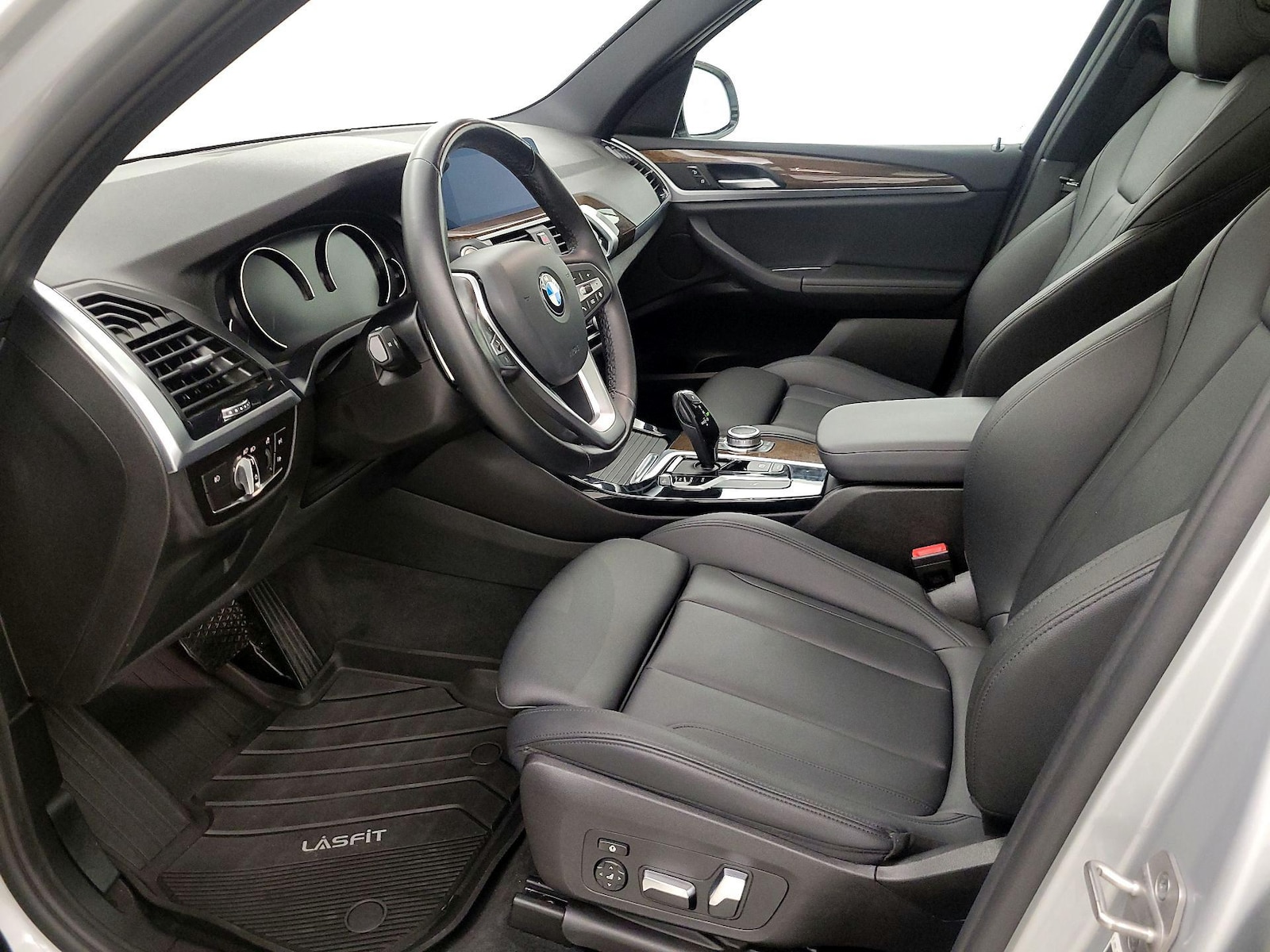 Power Seat(s) & Leather Seats