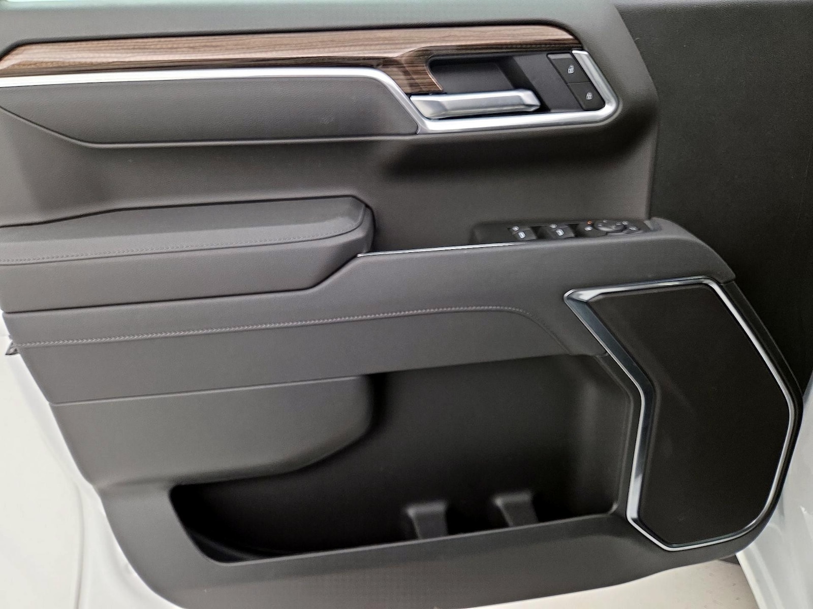 2026 Chevrolet Silverado 1500 RST - Photo 13