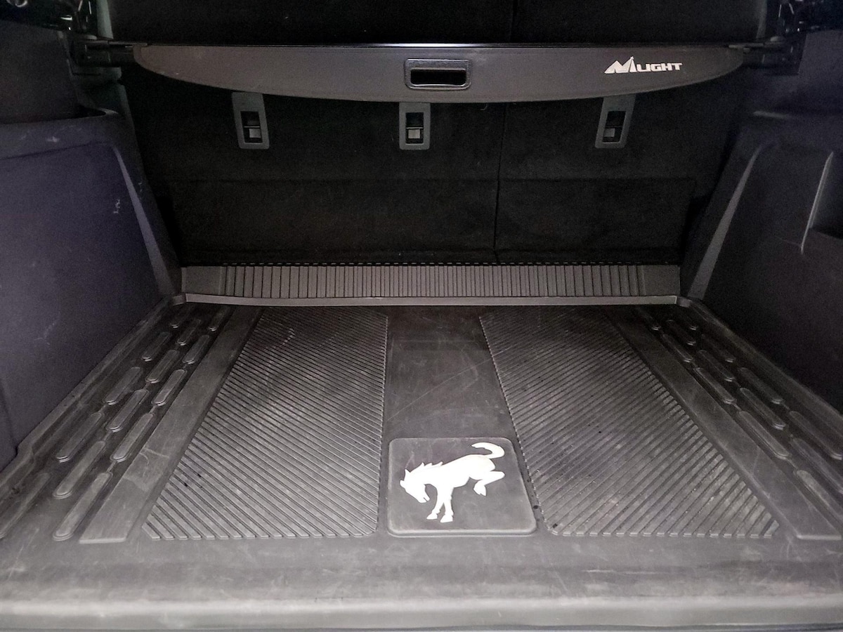 Trunk/Cargo (Seats Up)