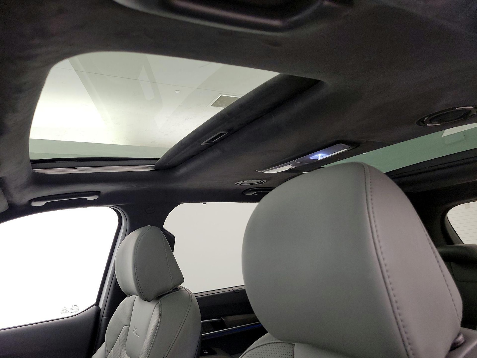 Sunroof(s) & Skylight(s)