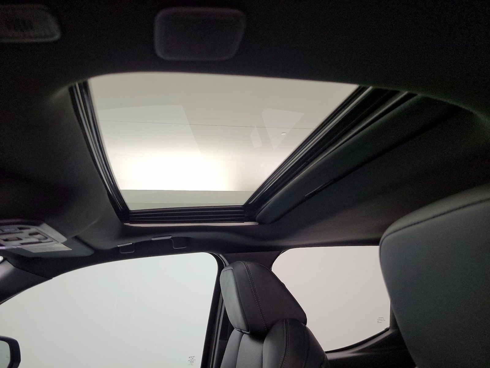 Sunroof(s) & Overhead Airbags