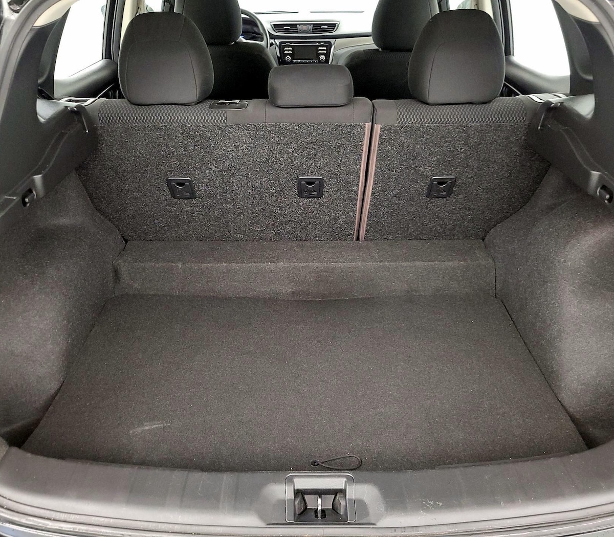 Trunk/Cargo (Seats Up)