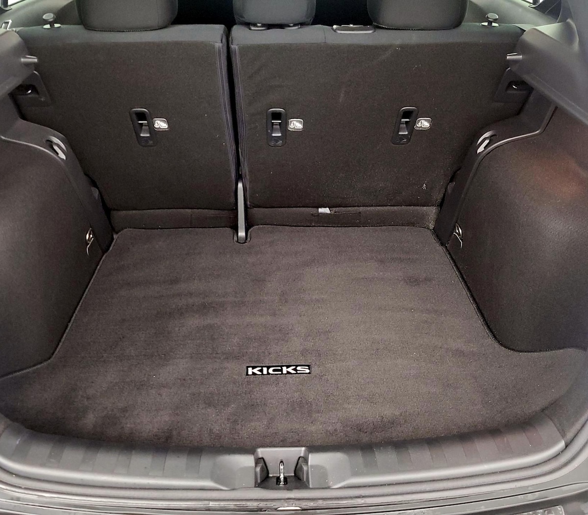 Trunk/Cargo (Seats Up)