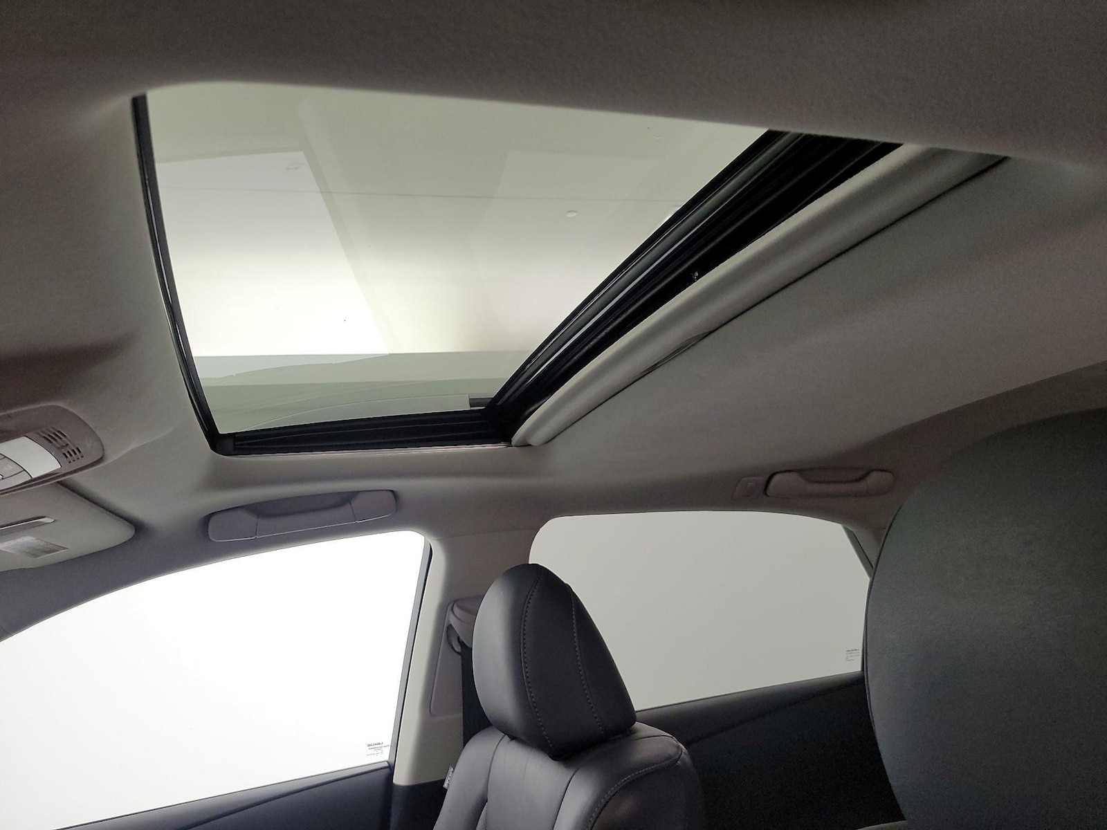 Sunroof(s) & Overhead Airbags