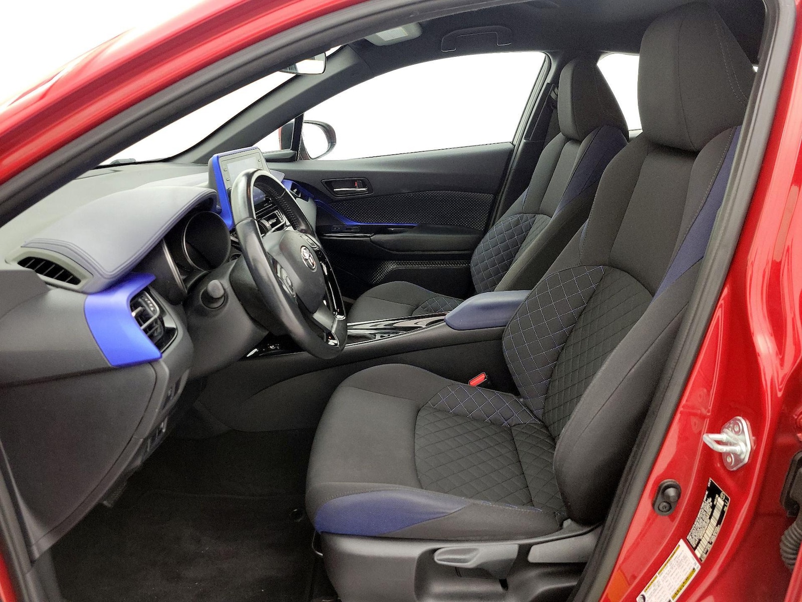 2021 Toyota C-HR XLE - Photo 12