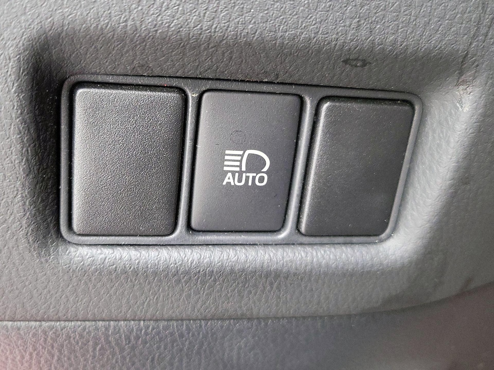 2021 Toyota C-HR XLE - Photo 14