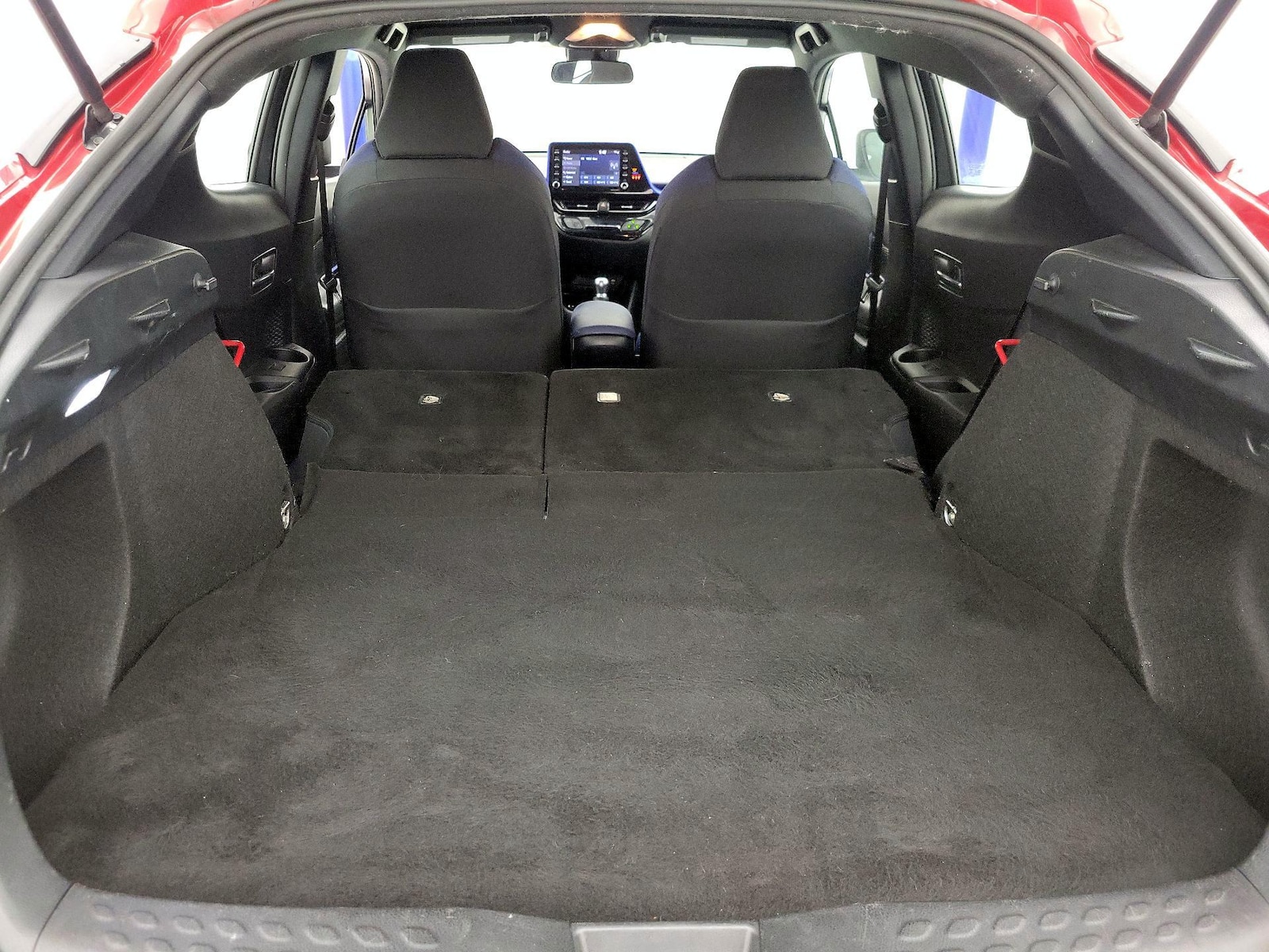 2021 Toyota C-HR XLE - Photo 22