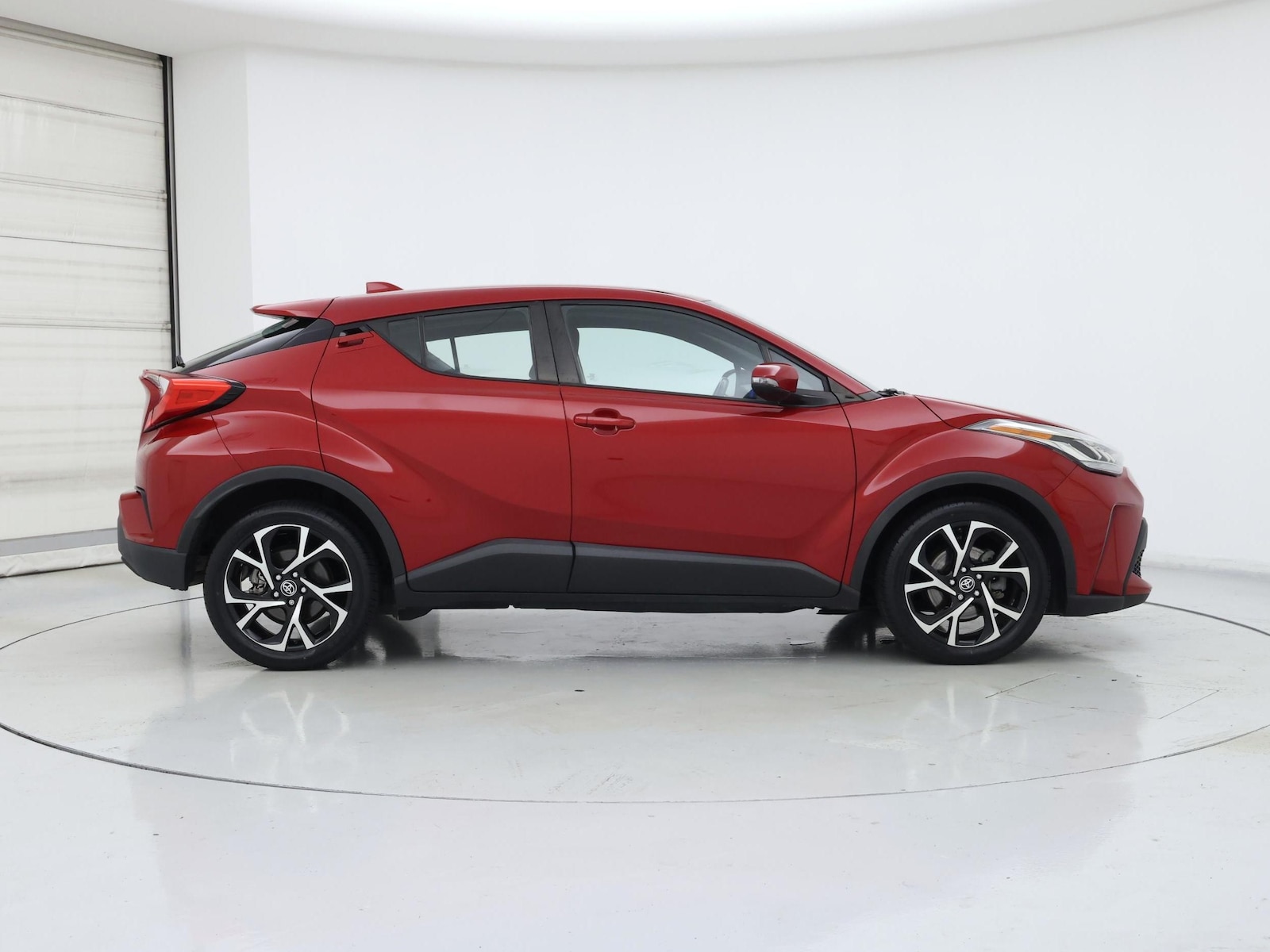 2021 Toyota C-HR XLE - Photo 8
