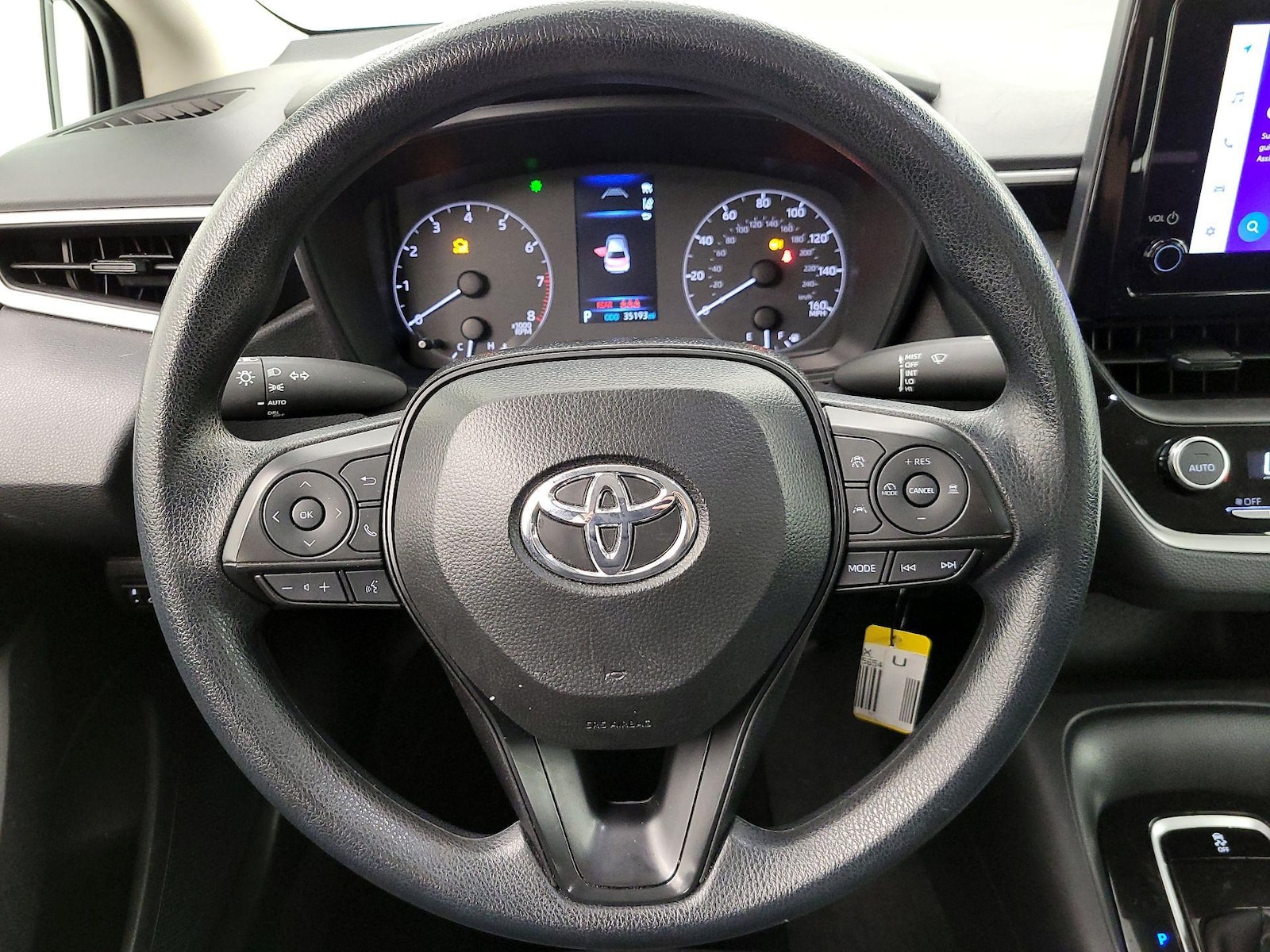2025 Toyota Corolla LE - Photo 11