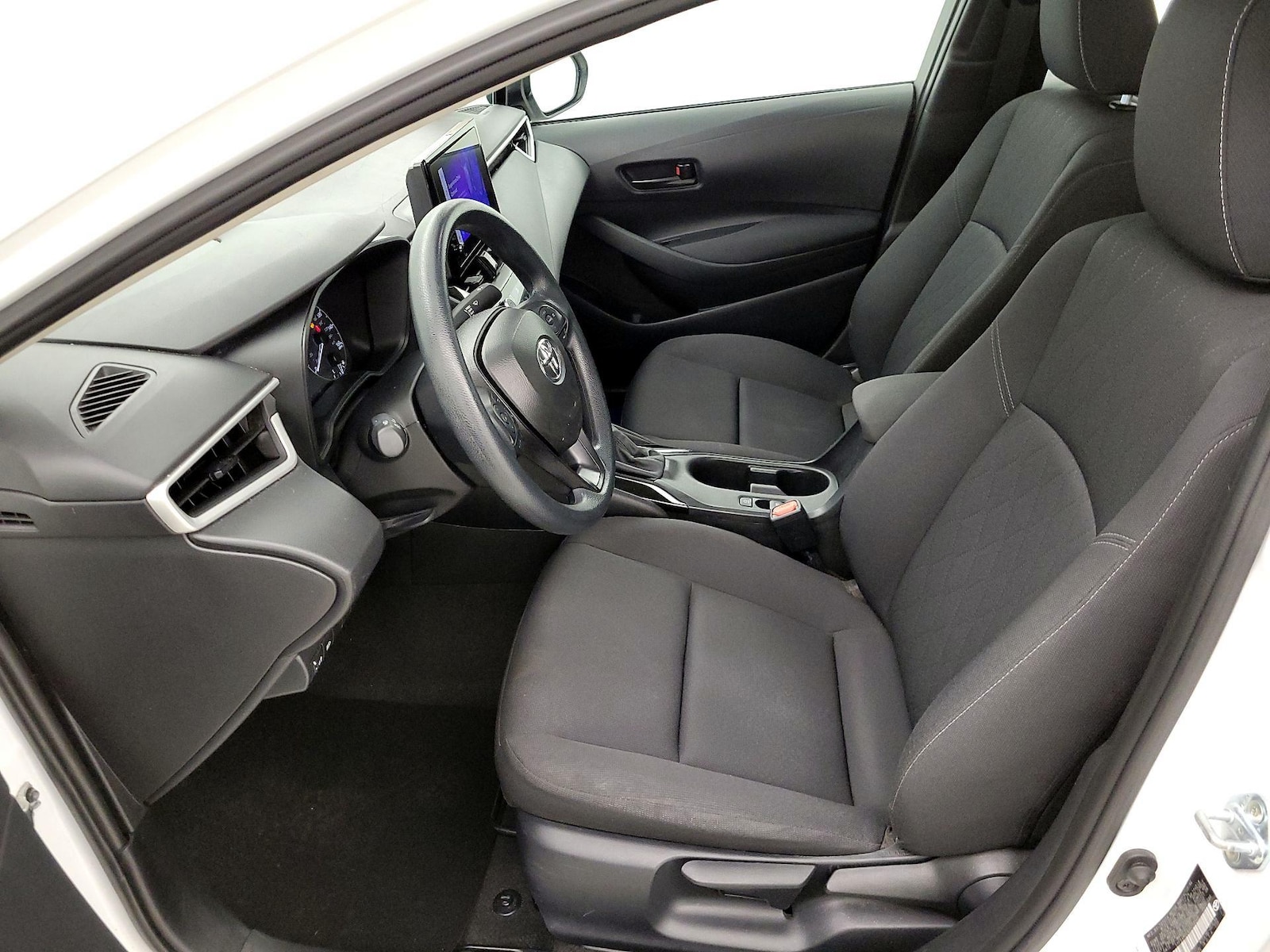 2025 Toyota Corolla LE - Photo 12