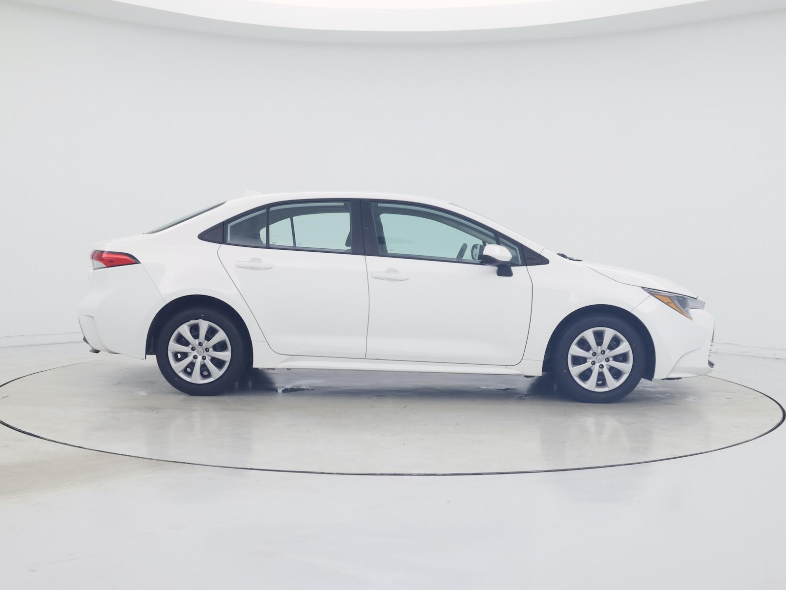 2025 Toyota Corolla LE - Photo 8