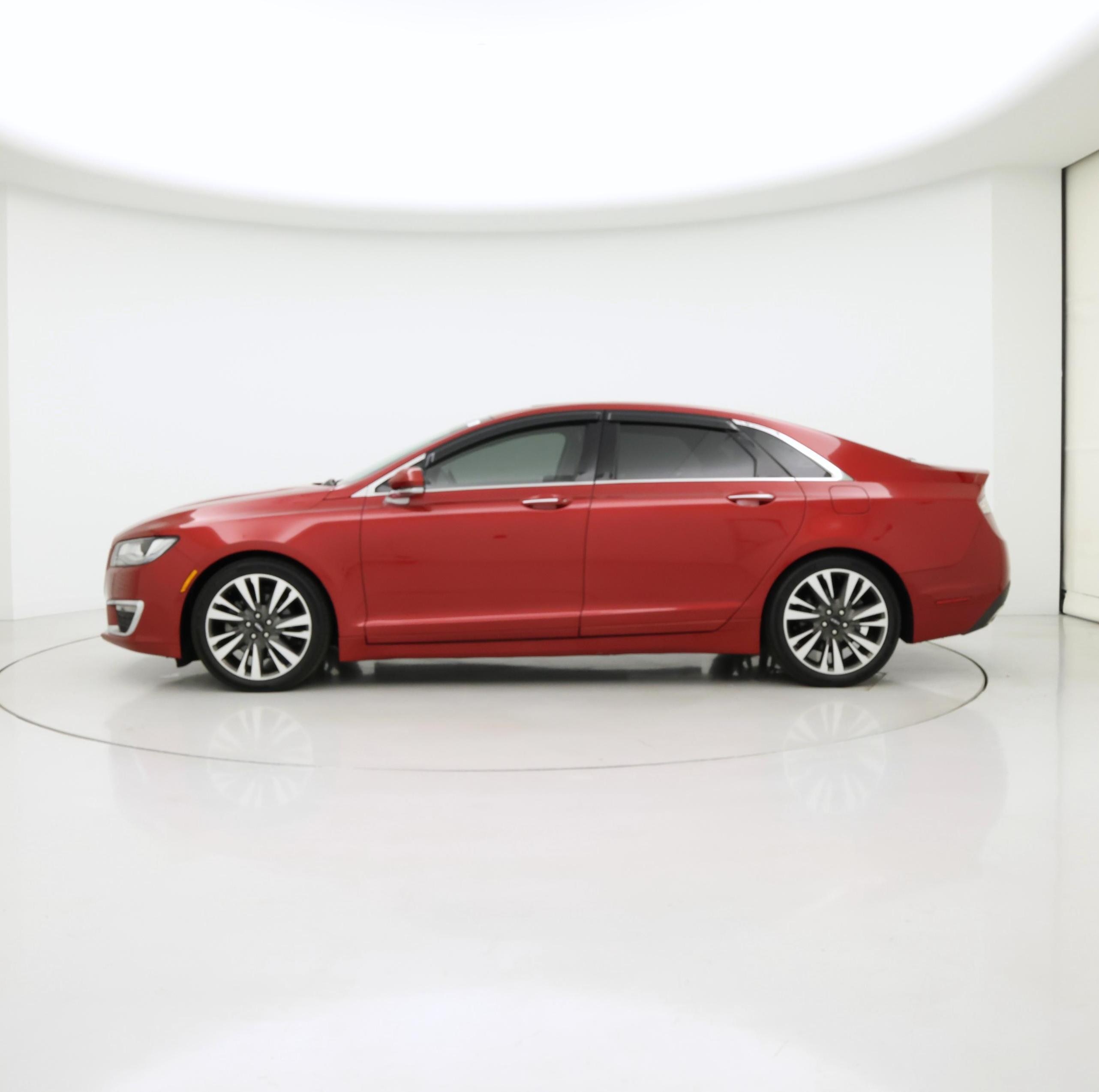 Thumbnail: 2020 Lincoln MKZ - 3
