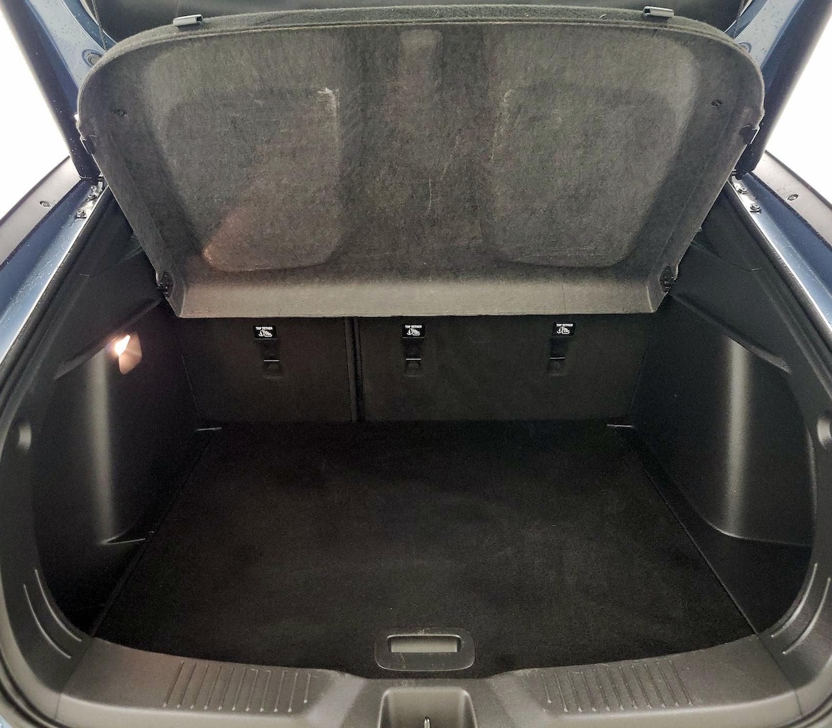 Trunk/Cargo (Seats Up)