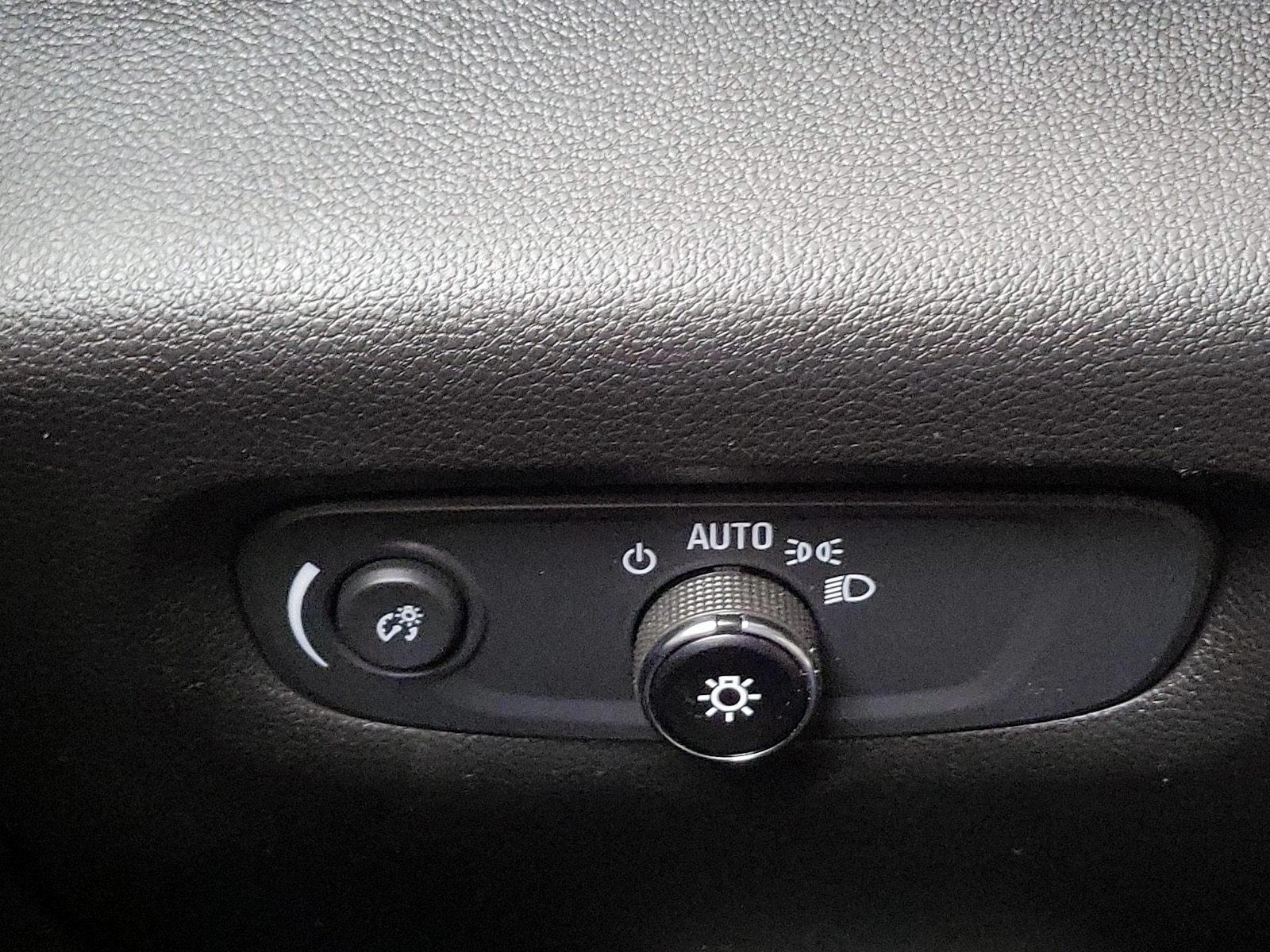2023 Chevrolet Traverse LS - Photo 14