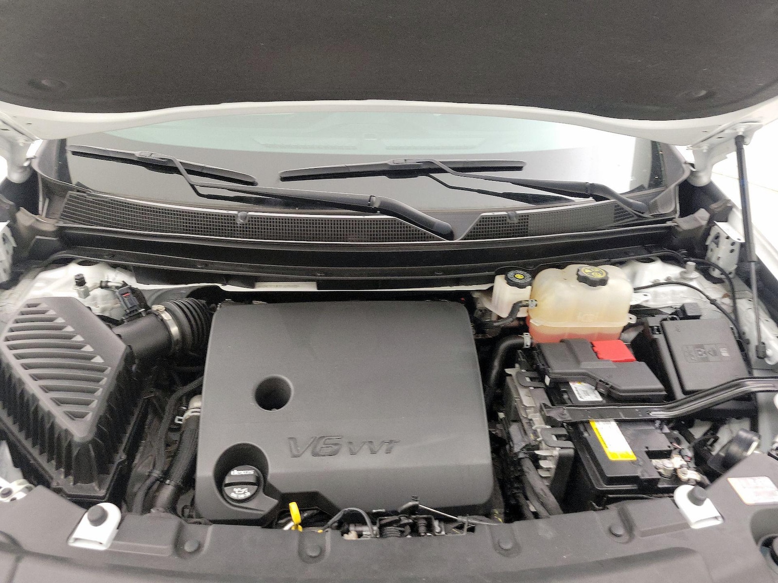 2023 Chevrolet Traverse LS - Photo 24