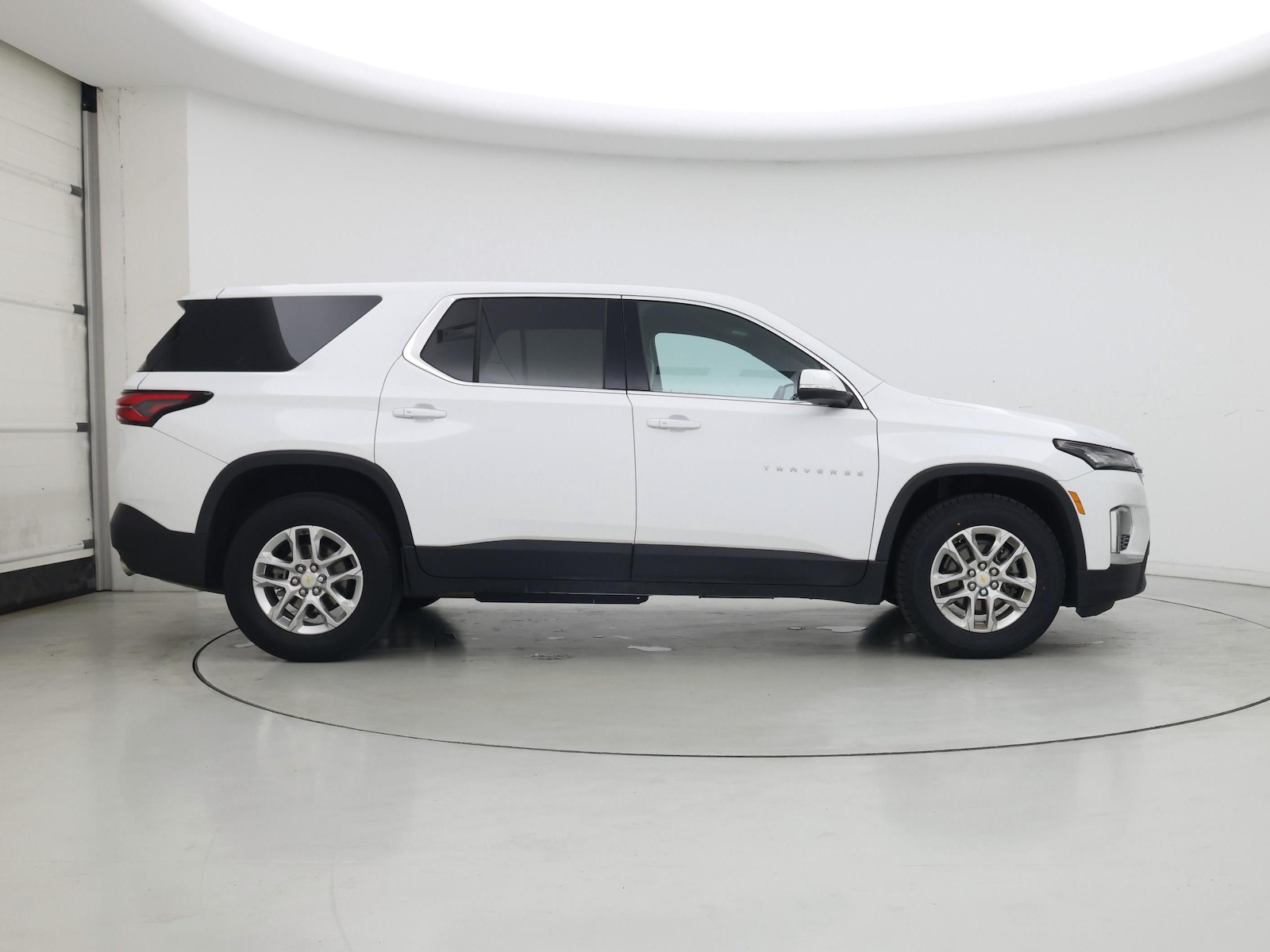 2023 Chevrolet Traverse LS - Photo 8