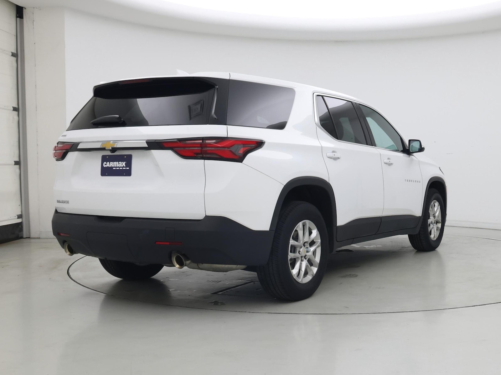 2023 Chevrolet Traverse LS - Photo 9