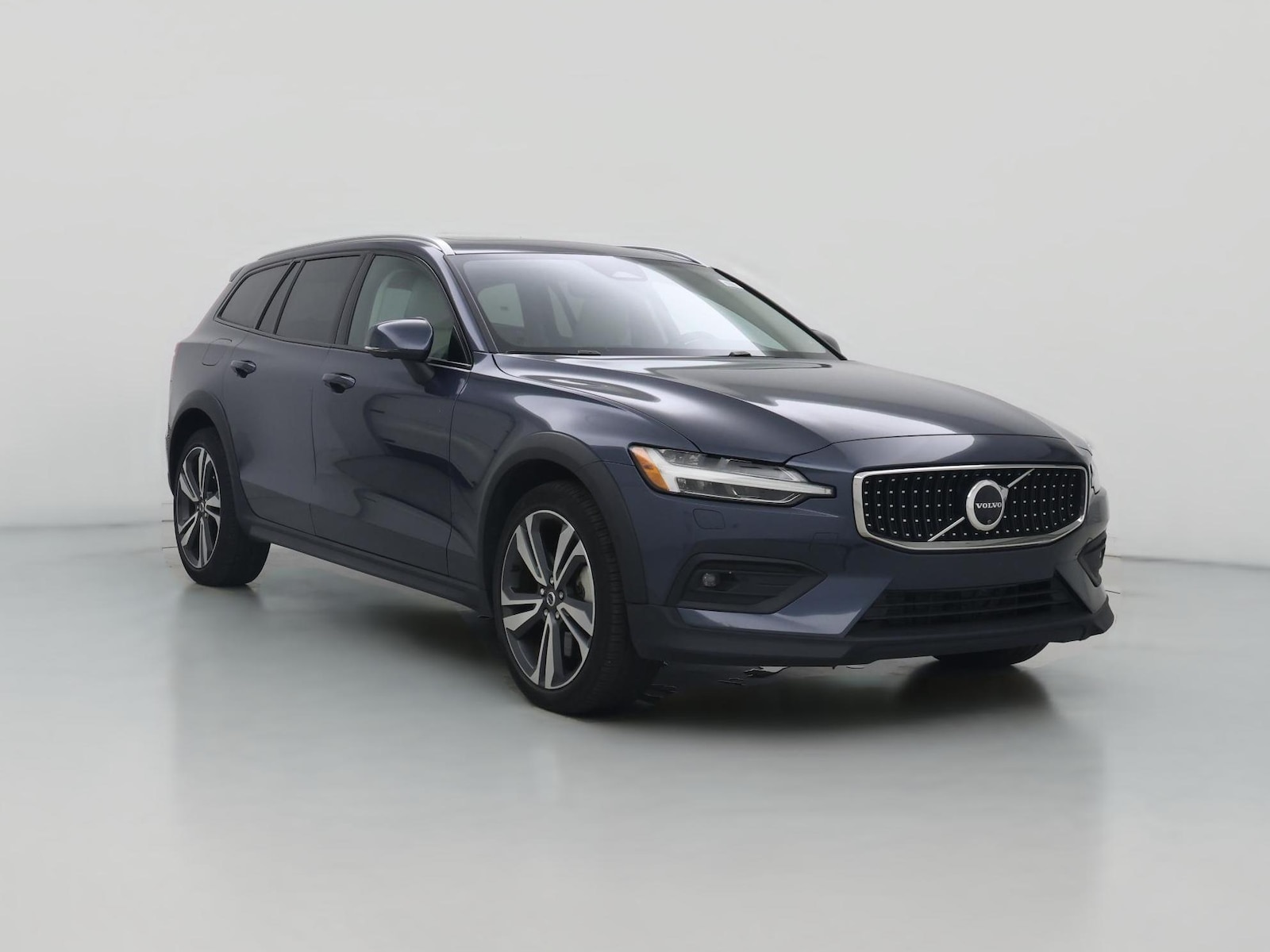 2025 Volvo V60 Cross Country
