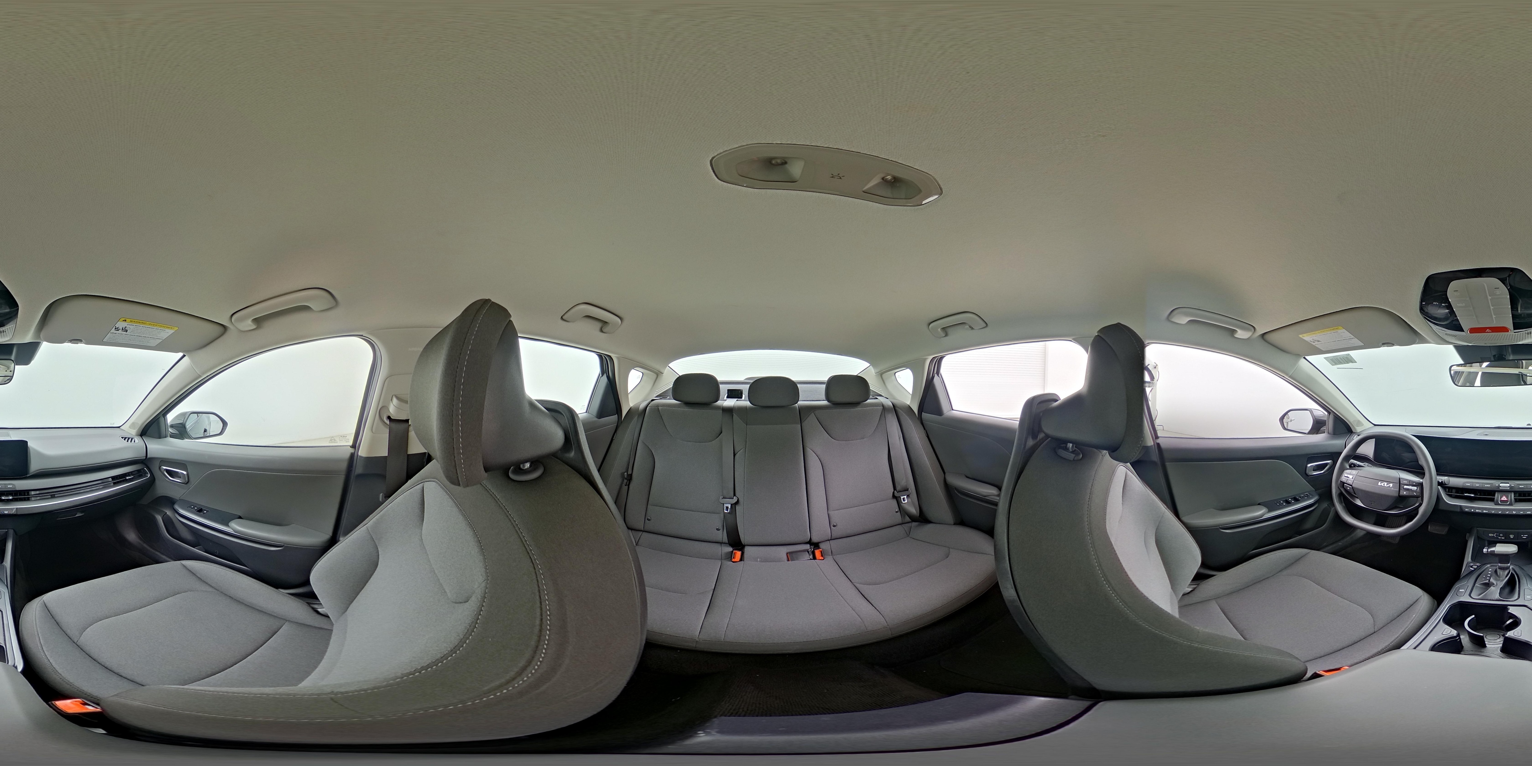 2025 Kia K4 LXS - Photo 24