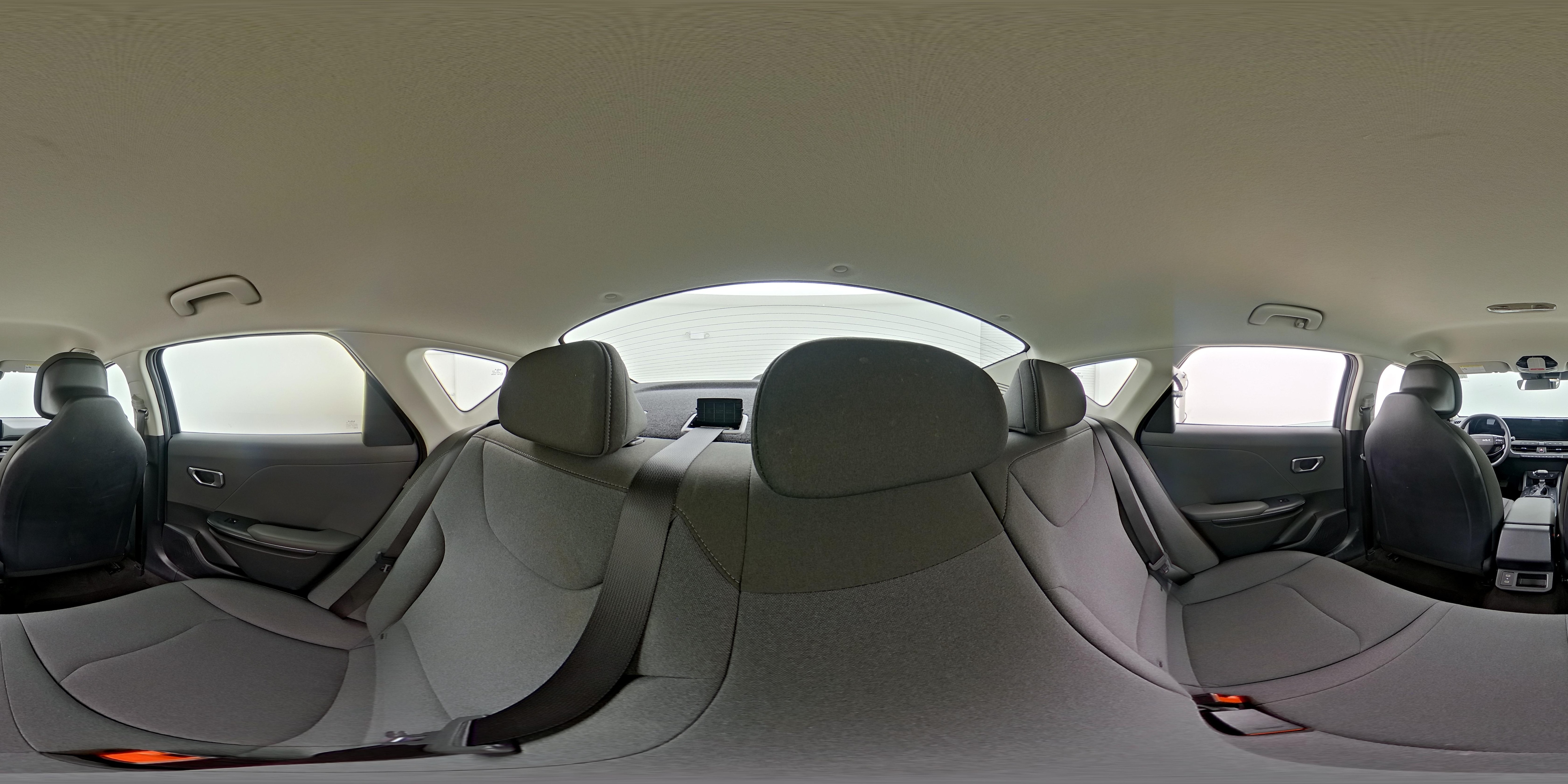2025 Kia K4 LXS - Photo 25