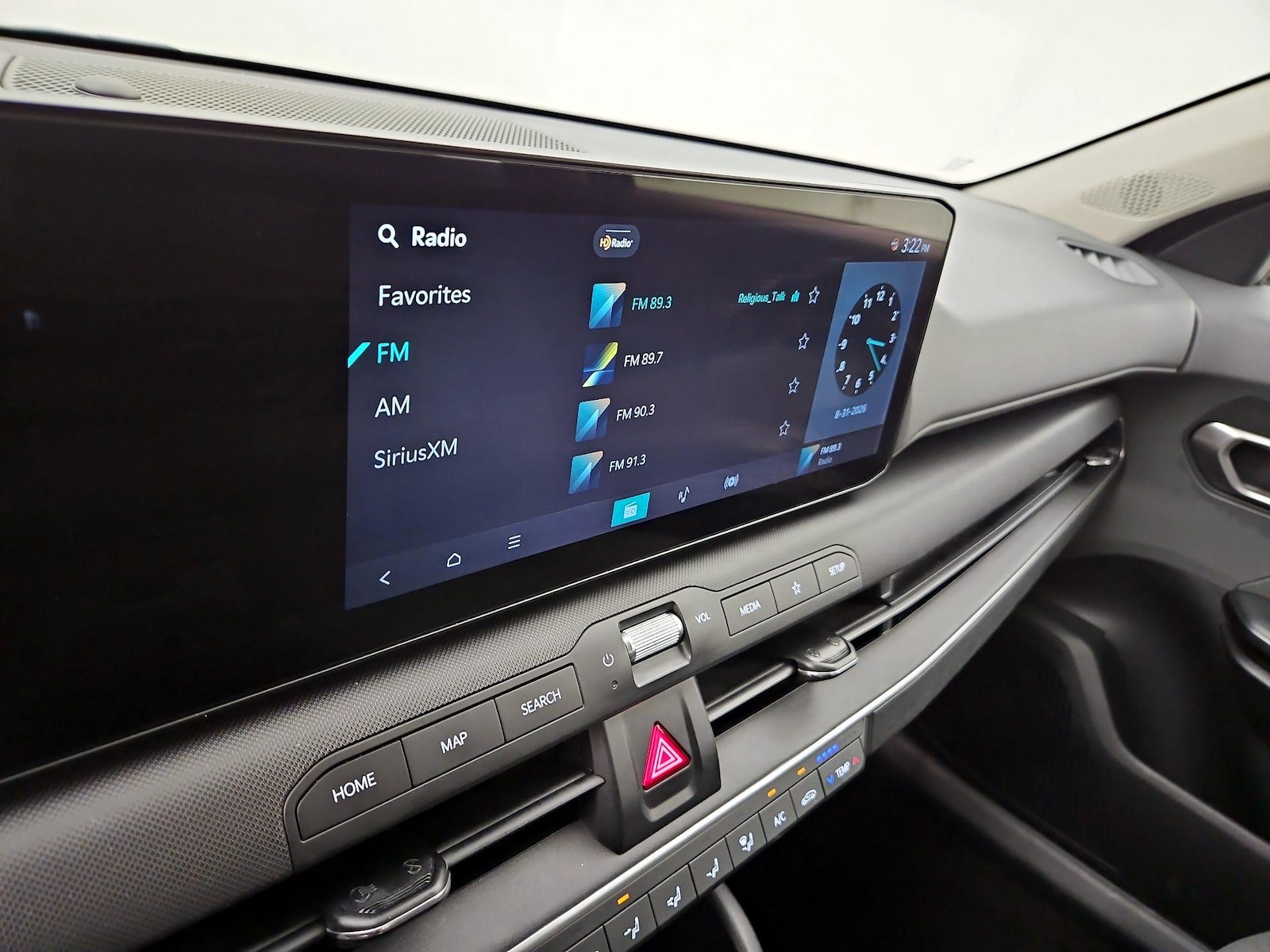 2025 Kia K4 LXS - Photo 16