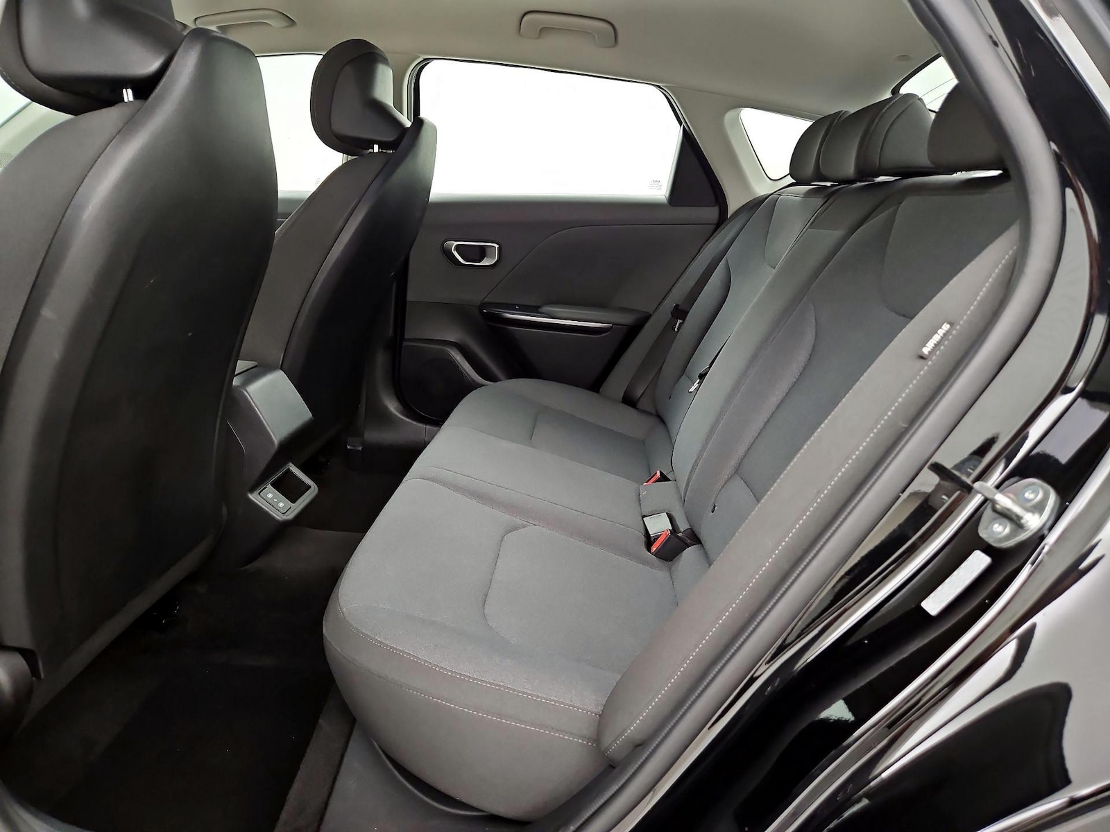 2025 Kia K4 LXS - Photo 20