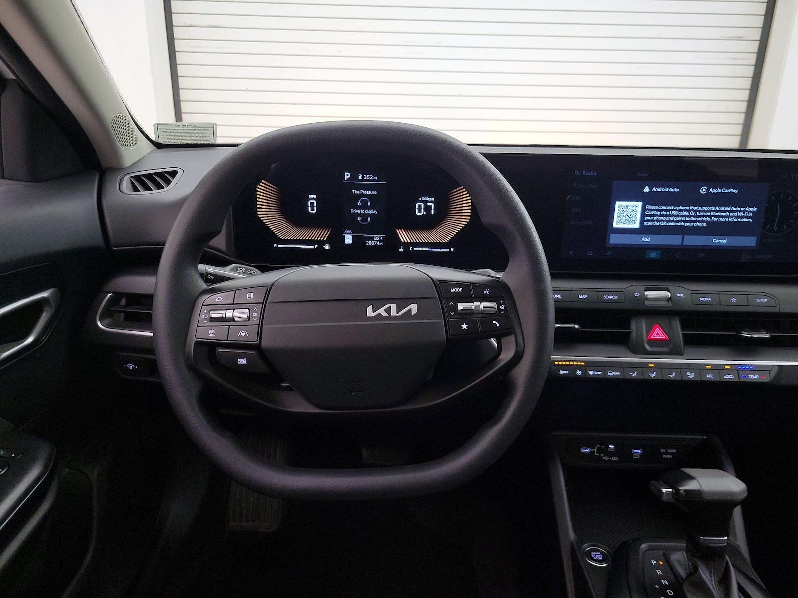 2025 Kia K4 LXS - Photo 11