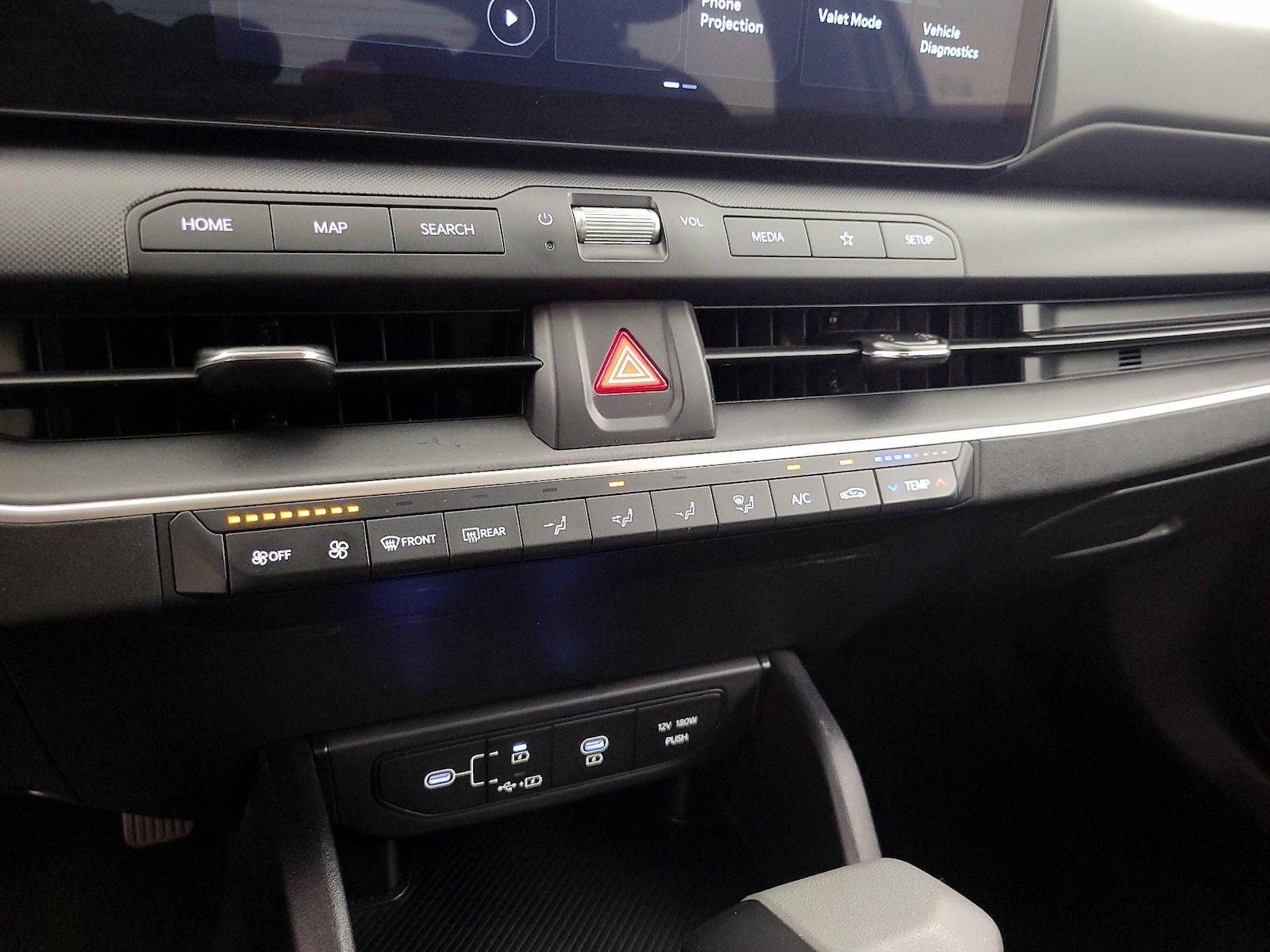 2025 Kia K4 LXS - Photo 17