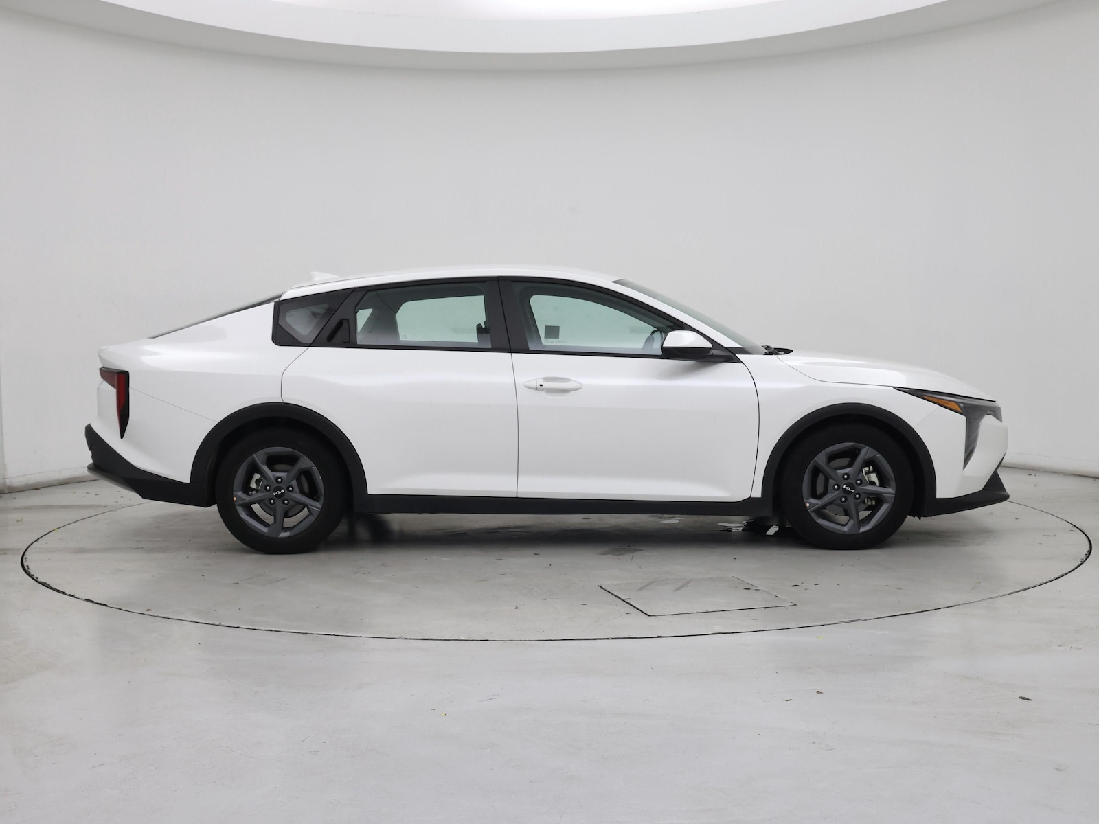 2025 Kia K4 LXS - Photo 8