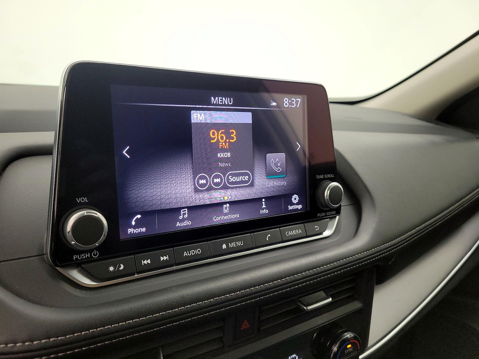 2025 Nissan Rogue SV - Photo 16