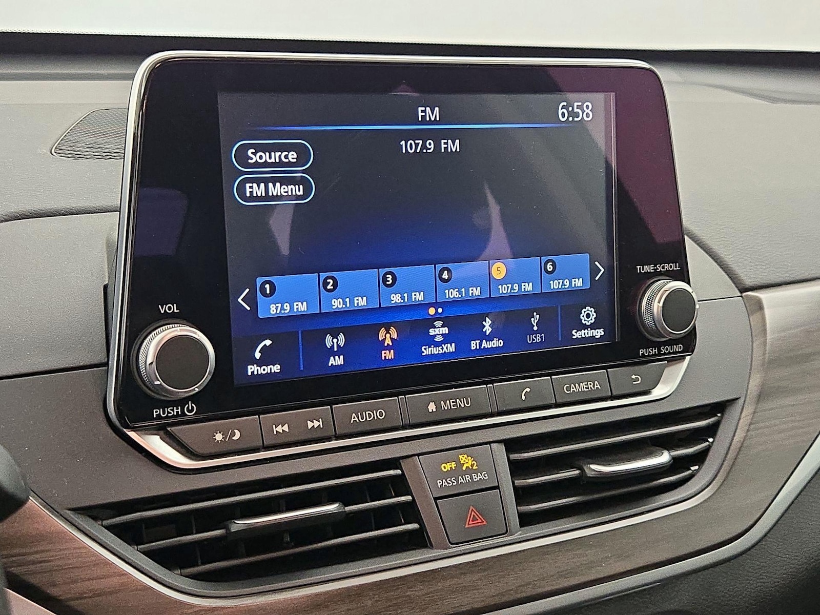 2025 Nissan Altima SV - Photo 7