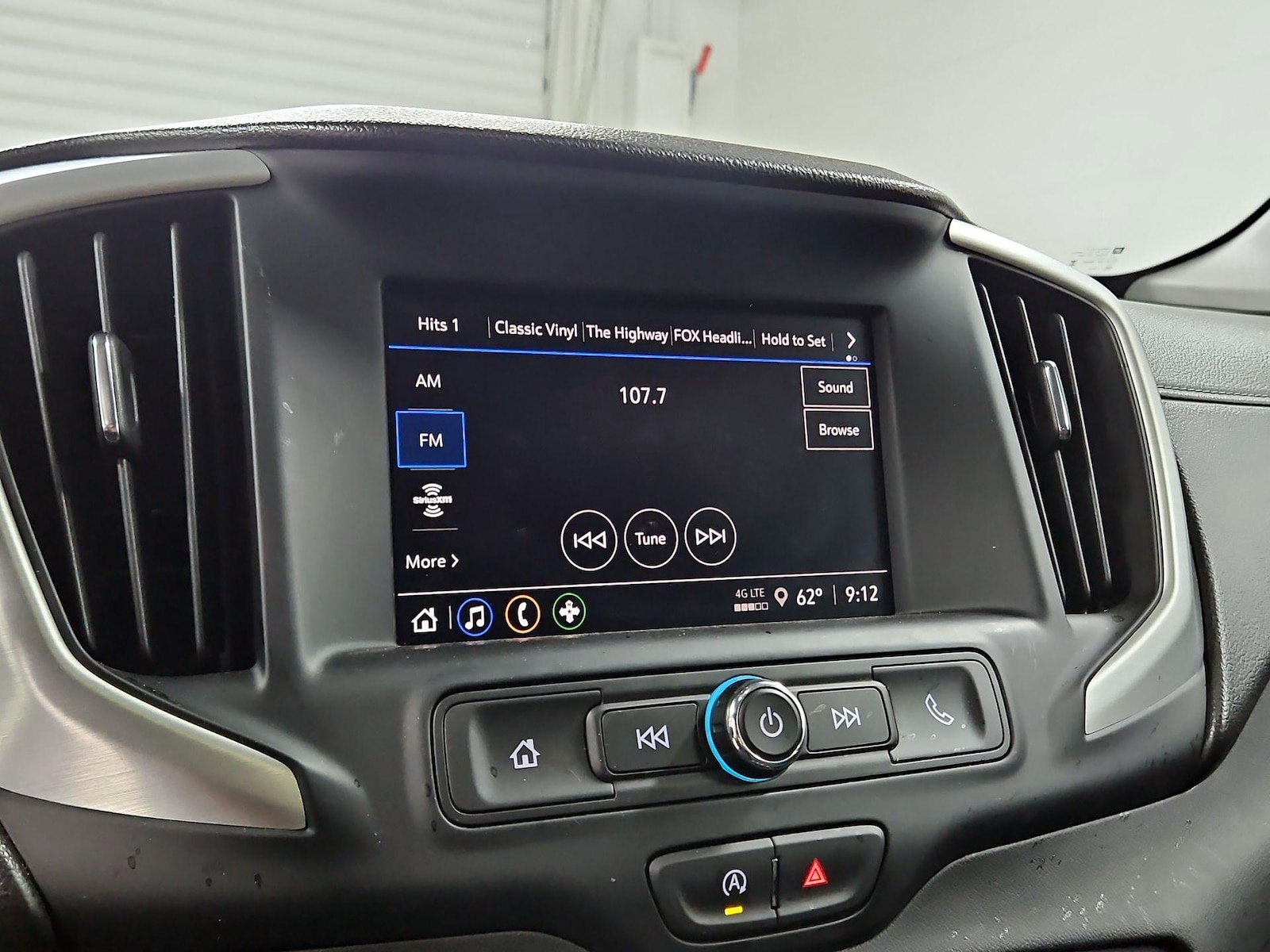 2024 GMC Terrain SLE - Photo 16