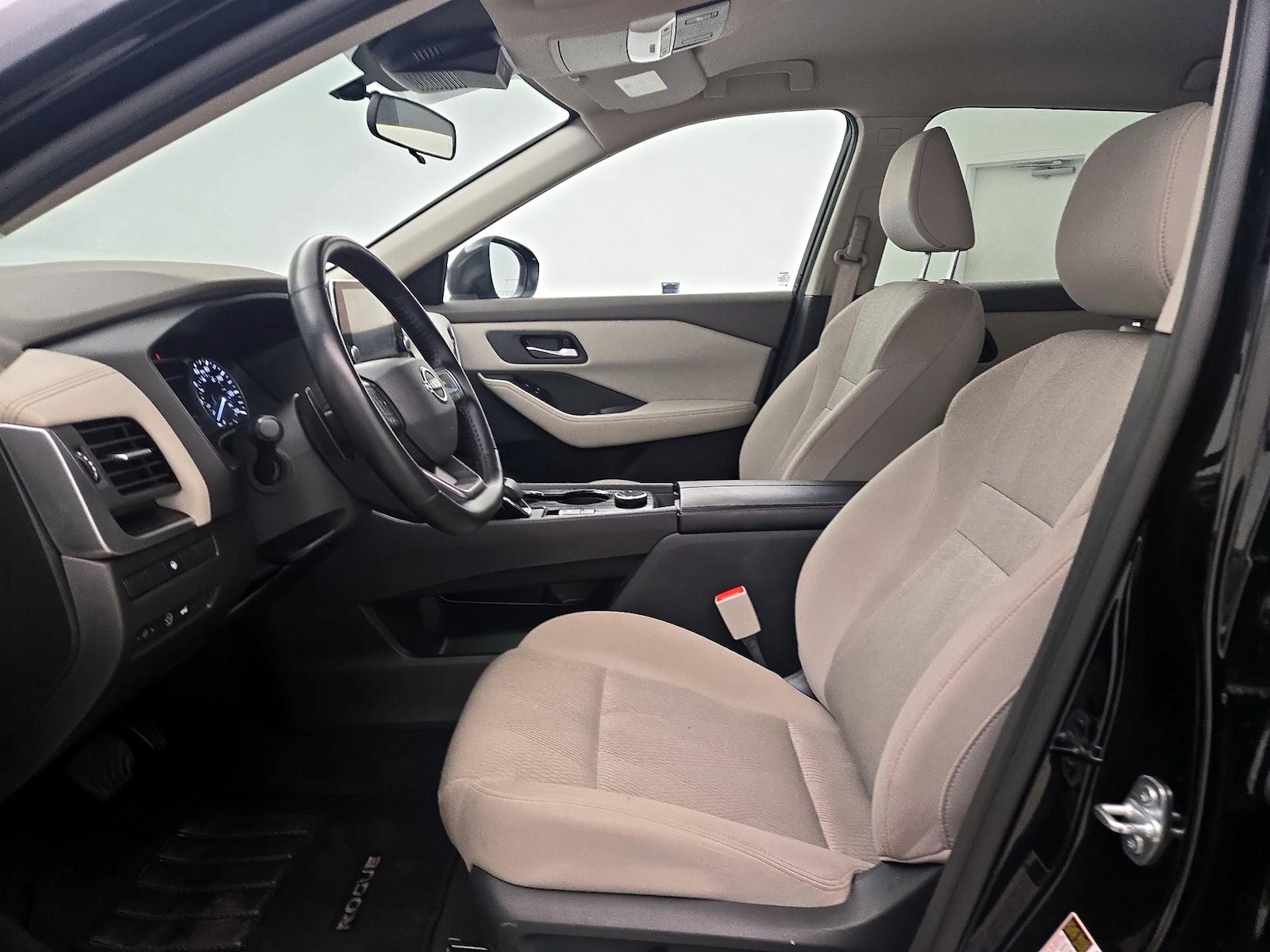 2025 Nissan Rogue SV - Photo 12
