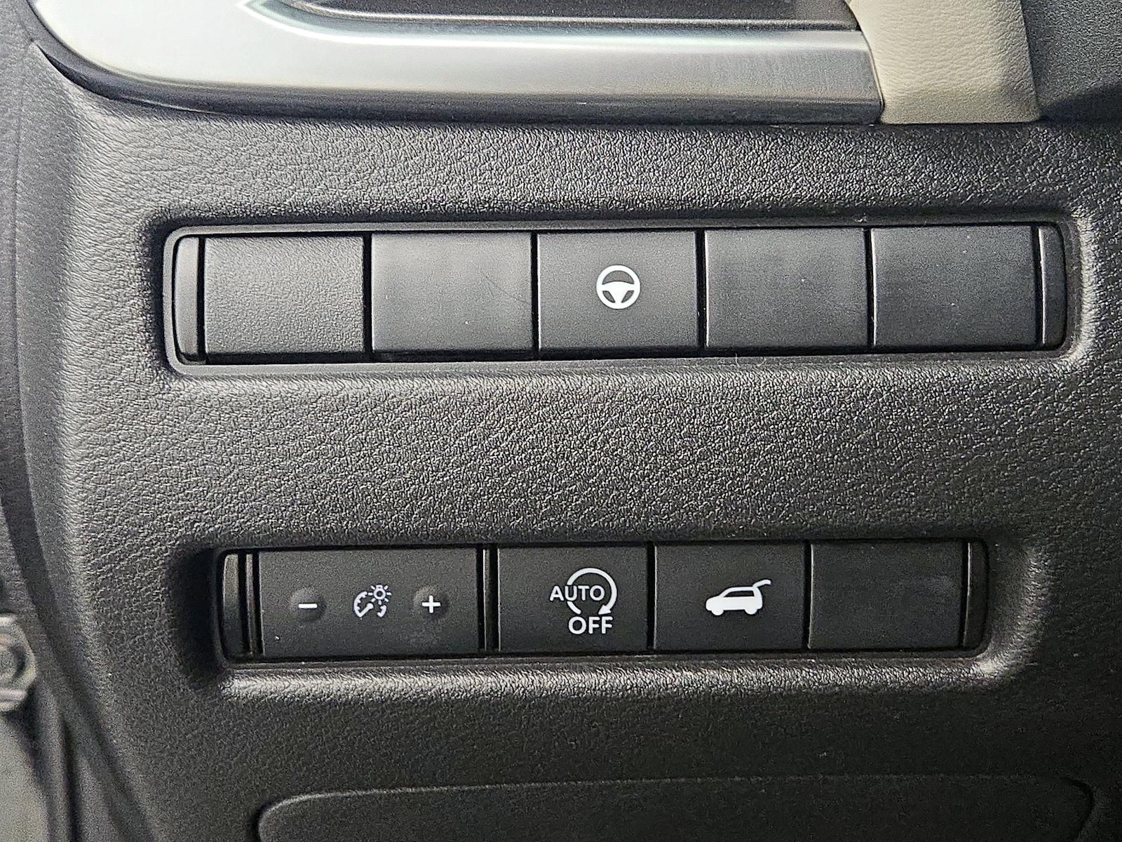 2025 Nissan Rogue SV - Photo 14