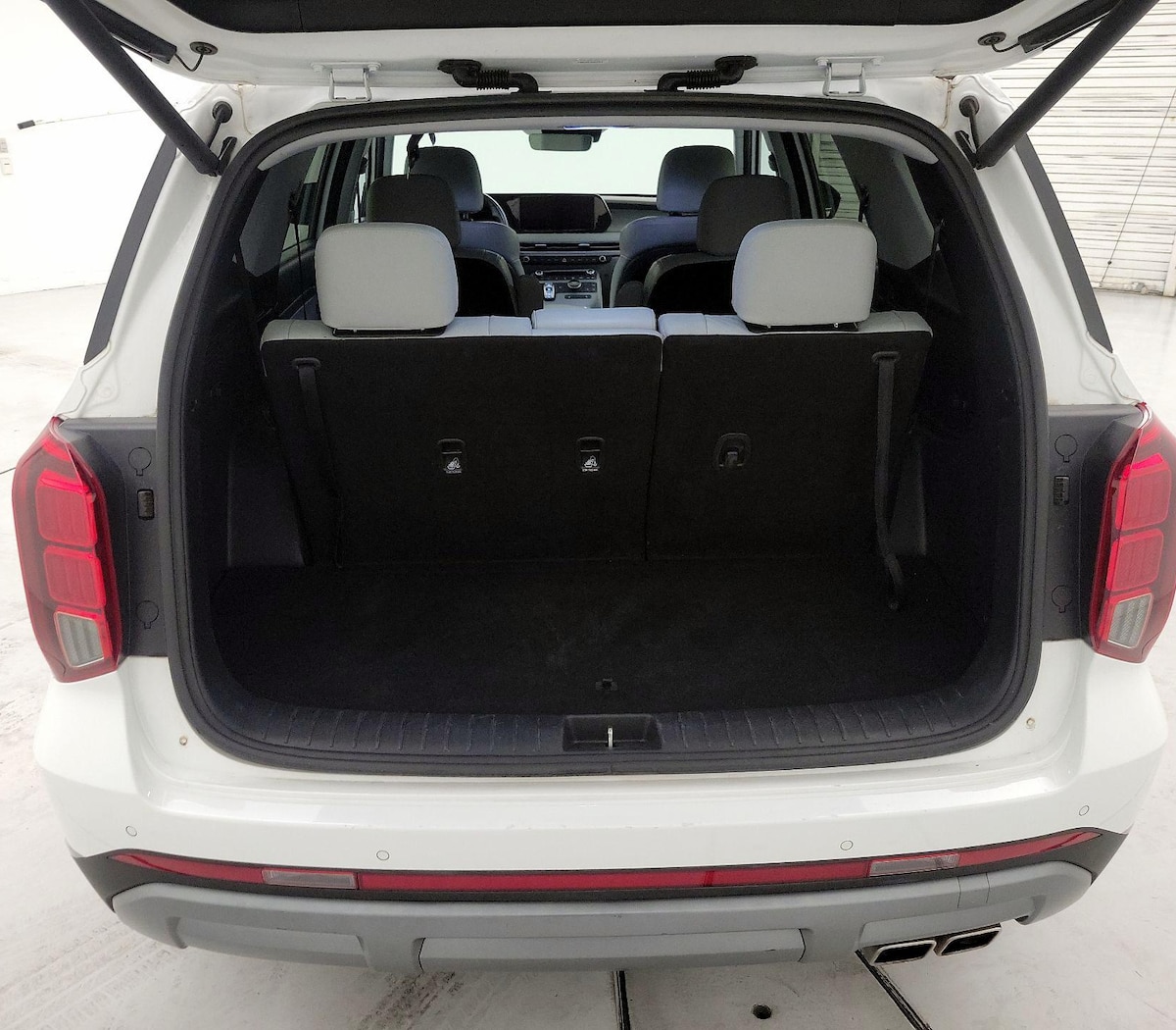 Trunk/Cargo (Seats Up)
