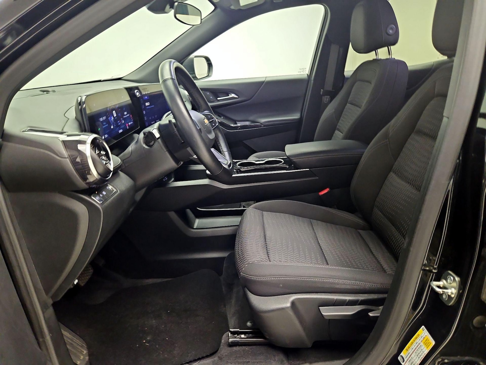 2025 Chevrolet Equinox LT - Photo 12