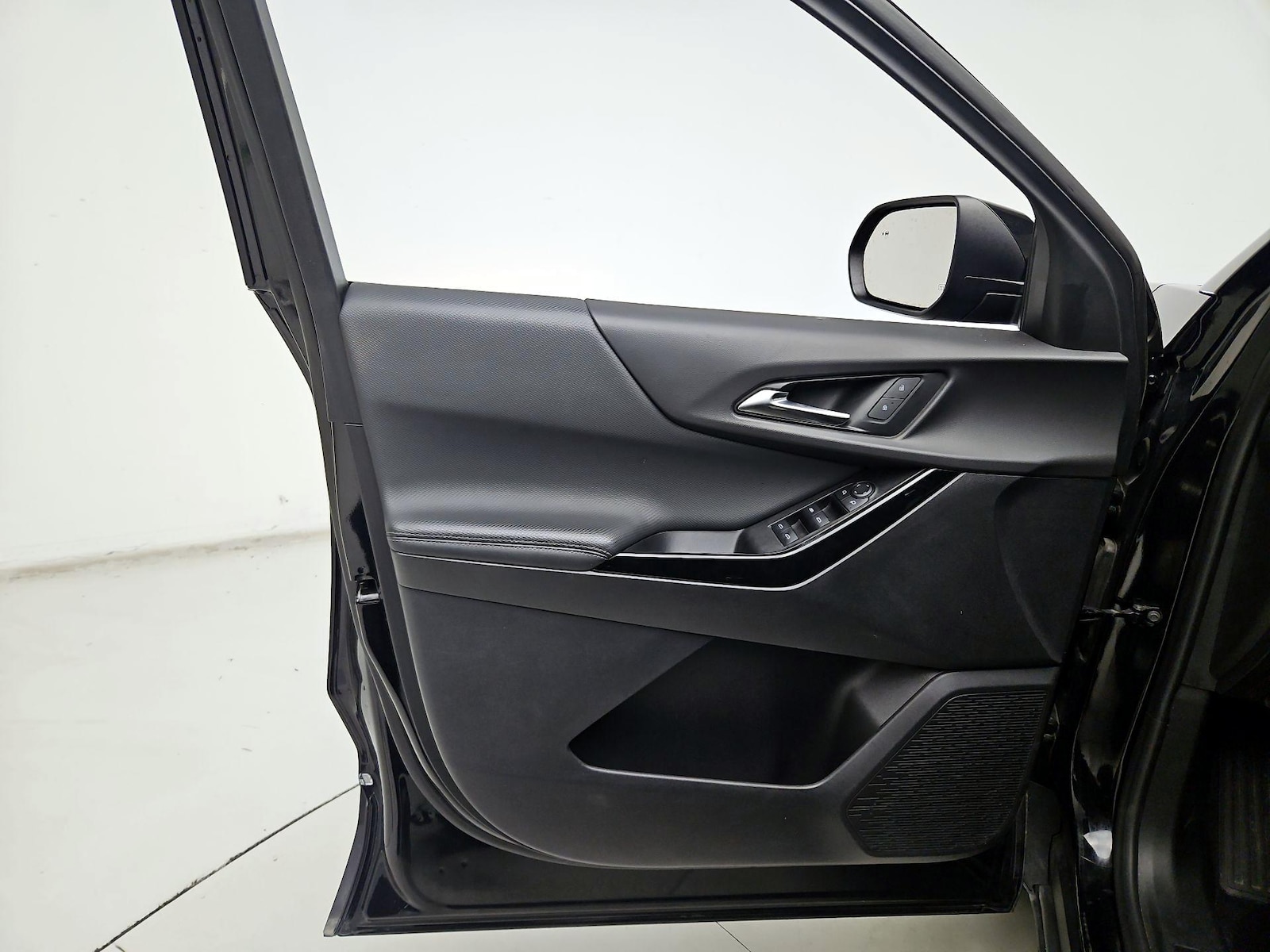 2025 Chevrolet Equinox LT - Photo 13