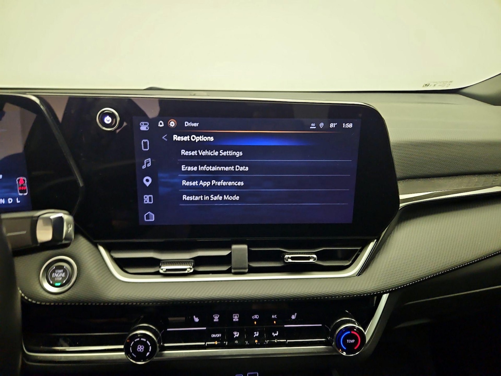 2025 Chevrolet Equinox LT - Photo 15