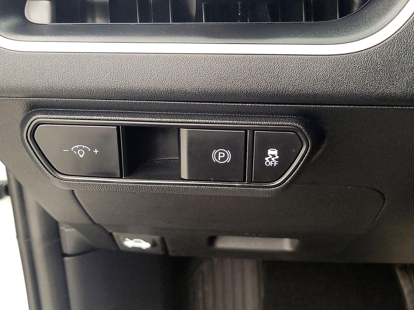 2025 Kia K4 LXS - Photo 14