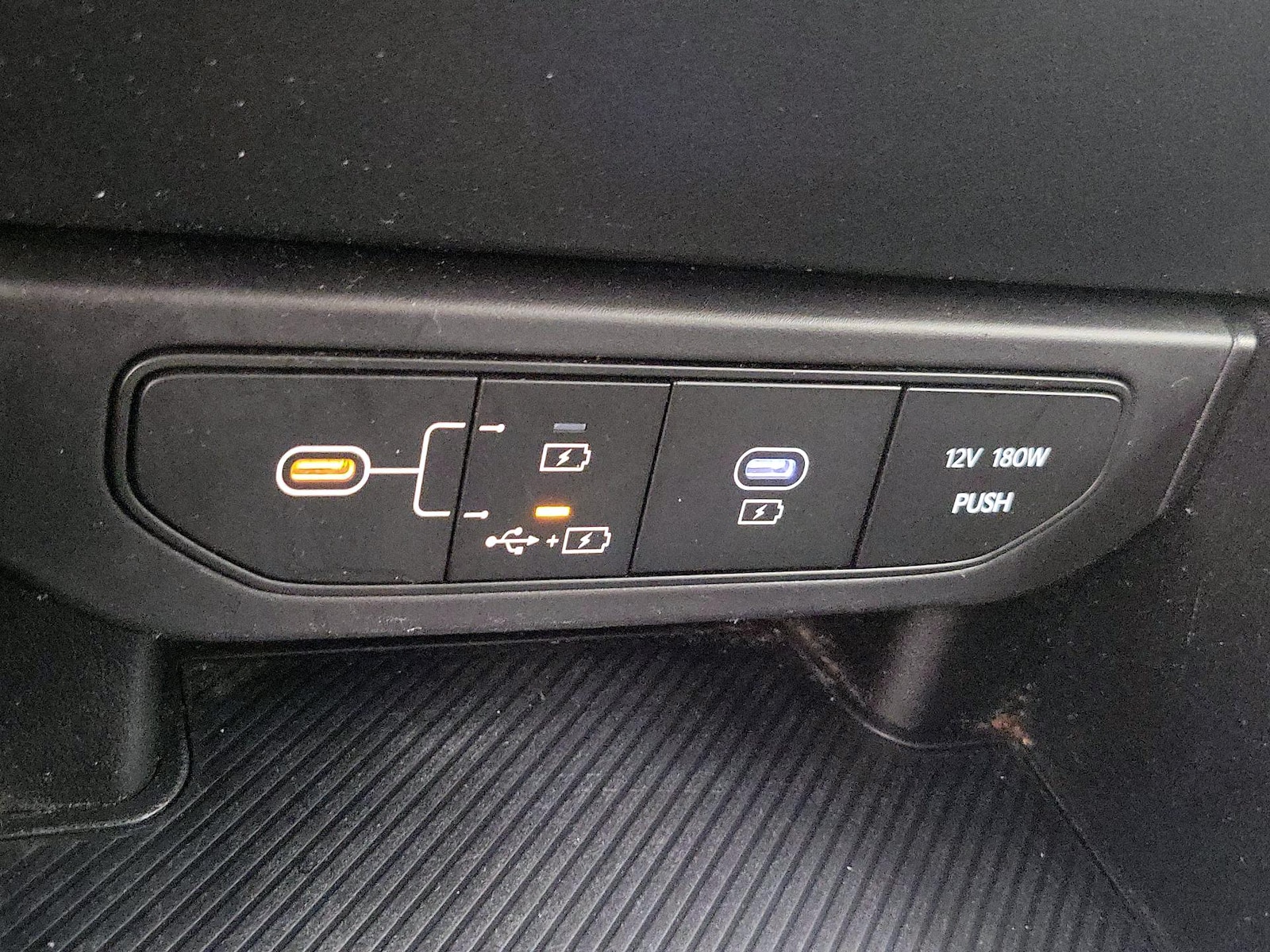 2025 Kia K4 LXS - Photo 19